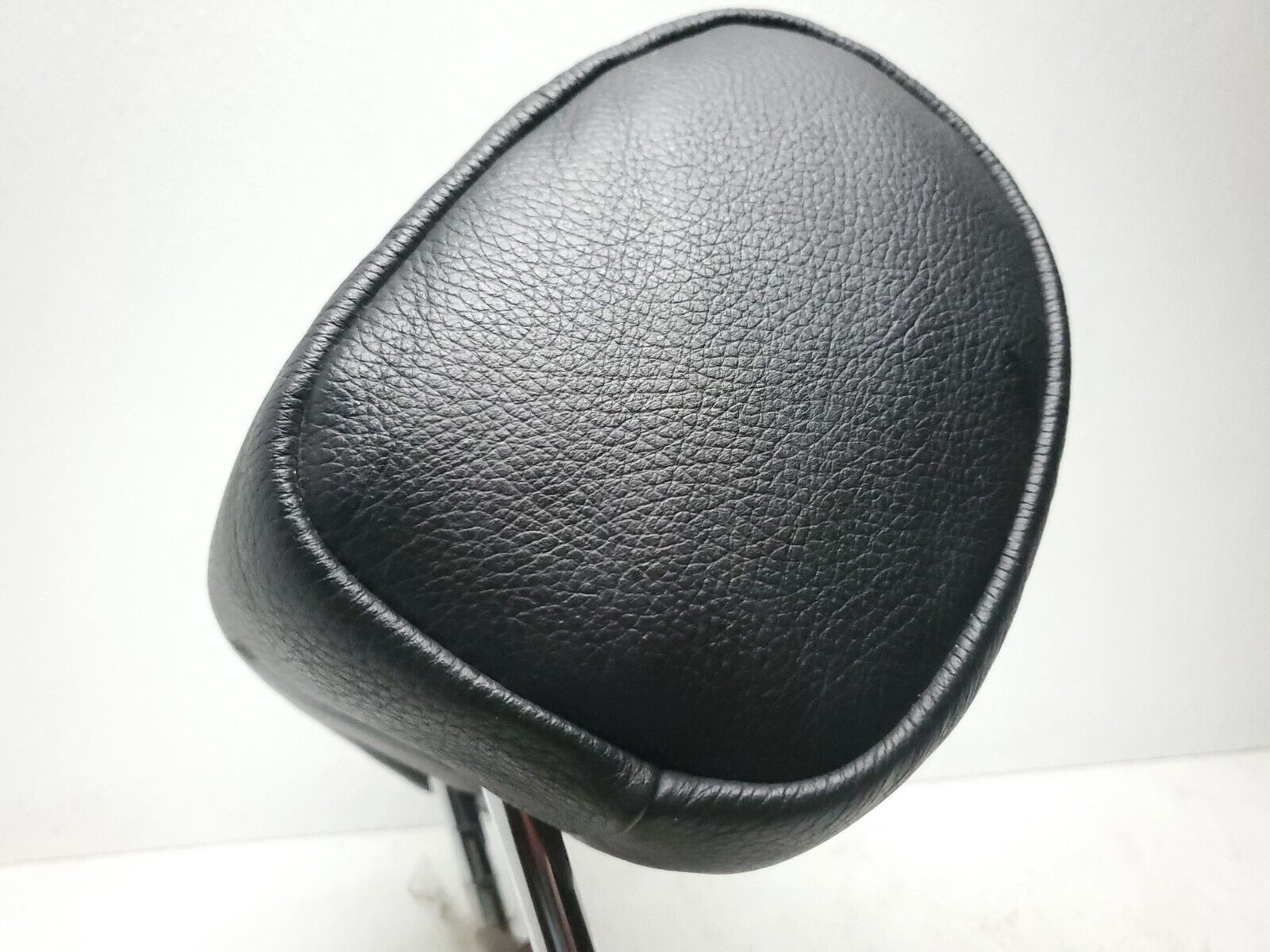 2004-2006 BMW X5 Front Right Seat Headrest Genuine Leather OEM Replacement - Perfect for Car Interior Upgrades & Comfort Enhancement