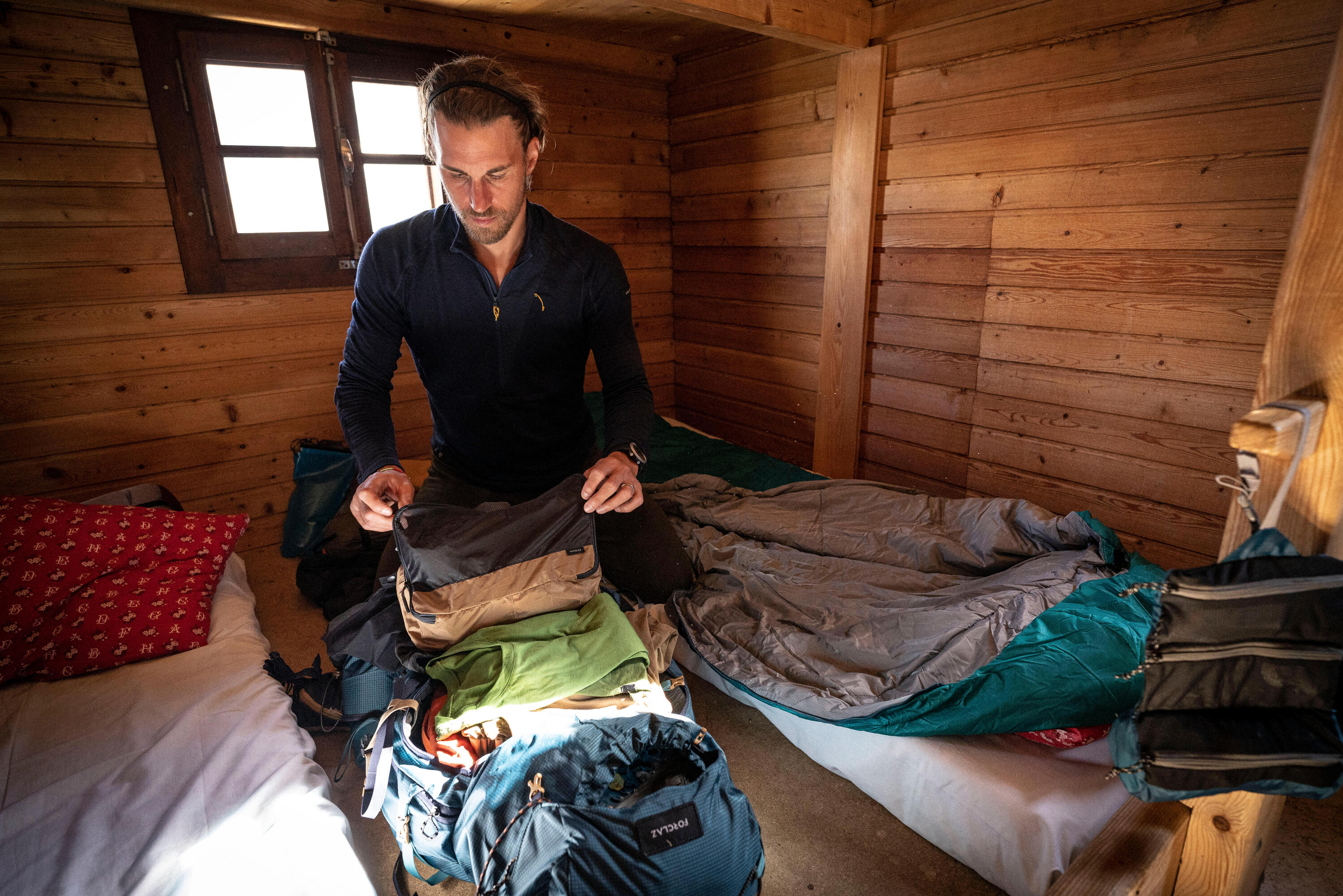 Simond Men's Merino Wool Long Sleeve Hiking Shirt - Lightweight & Odor Resistant Base Layer for Backpacking, Camping & Outdoor Adventures