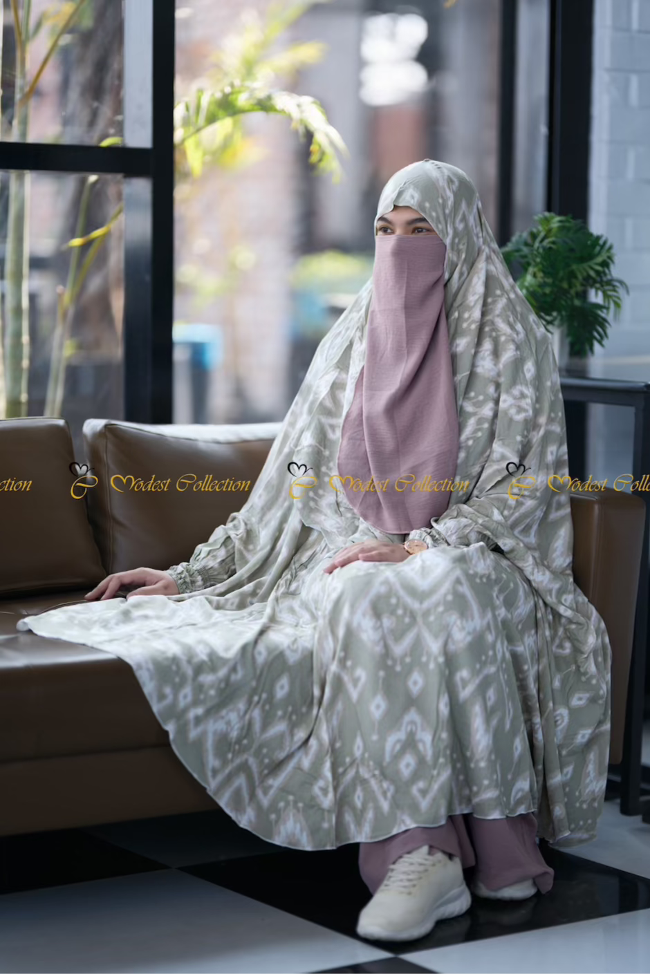 Pastel Green Linen Khimar with Pockets - Modest Muslim Prayer Dress for Women - Perfect for Prayer, Mosque, and Everyday Wear