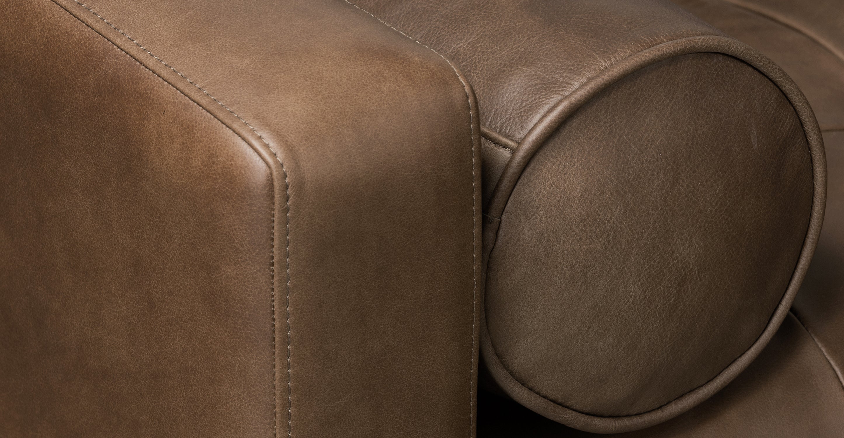 Napa Right Facing Sectional Sofa - Modern L-Shaped Couch for Living Room, Family Room & Home Theater | Comfortable Upholstered Furniture with Premium Fabric