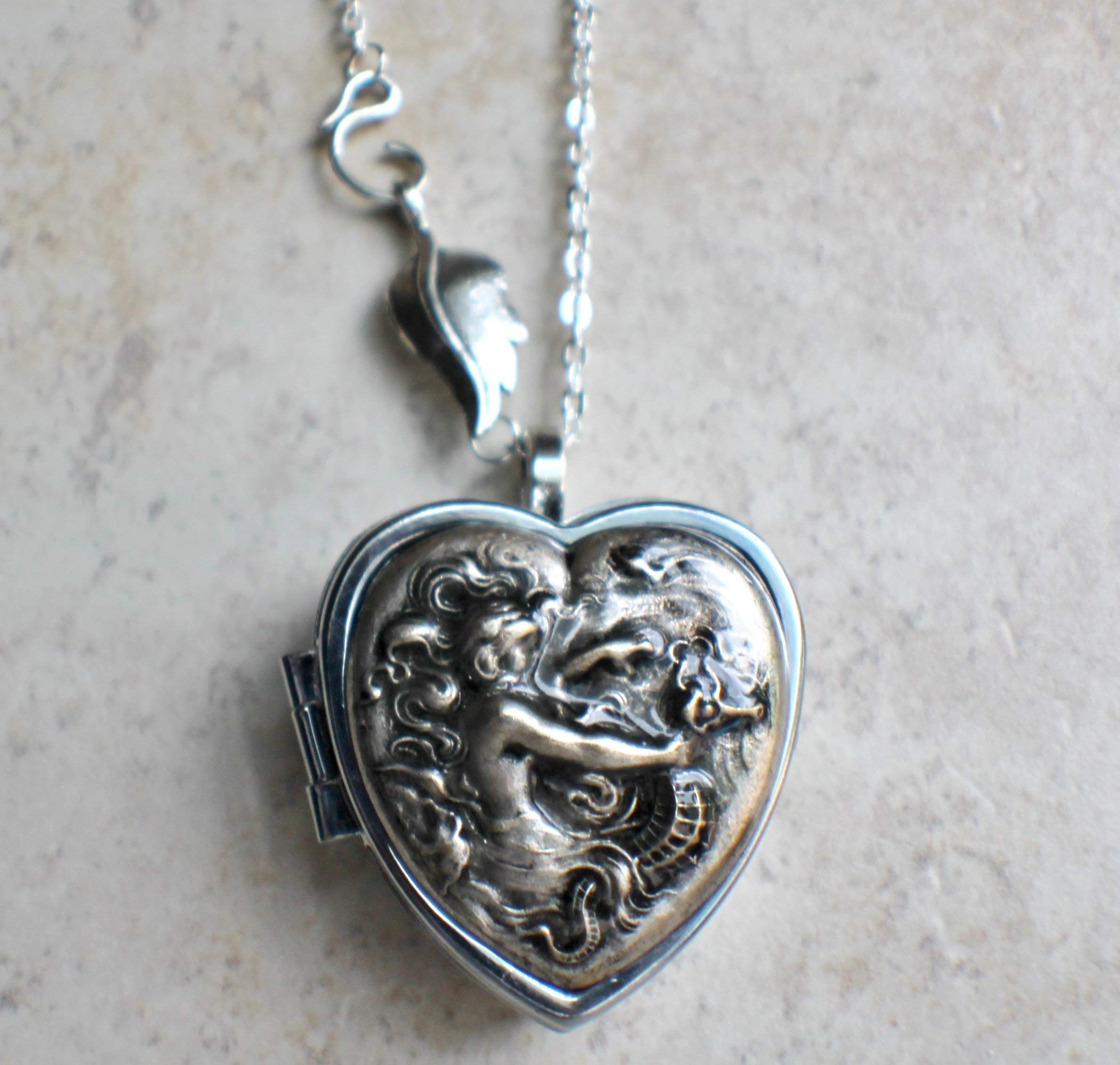 Enchanted Mermaid Music Box Locket Necklace - Romantic Jewelry Gift for Women, Girls - Perfect for Birthday, Anniversary, Valentine's Day & Beach Vacations