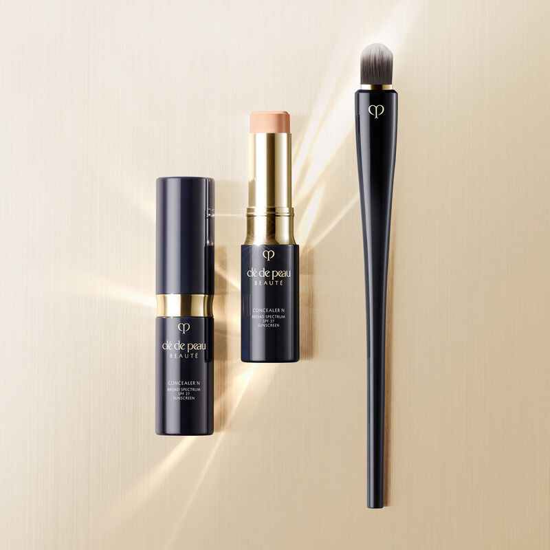 Professional Concealer Brush - Precise Makeup Application for Flawless Coverage | Perfect for Under Eyes, Blemishes & Contouring | Vegan & Cruelty-Free Beauty Tool