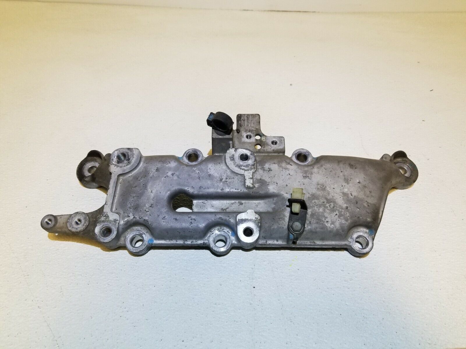 05-08 Acura RL Power Steering Rack & Pinion Mounting Bracket - OEM Replacement Part for Smooth Steering Performance - Perfect for Road Trips & Daily Commuting