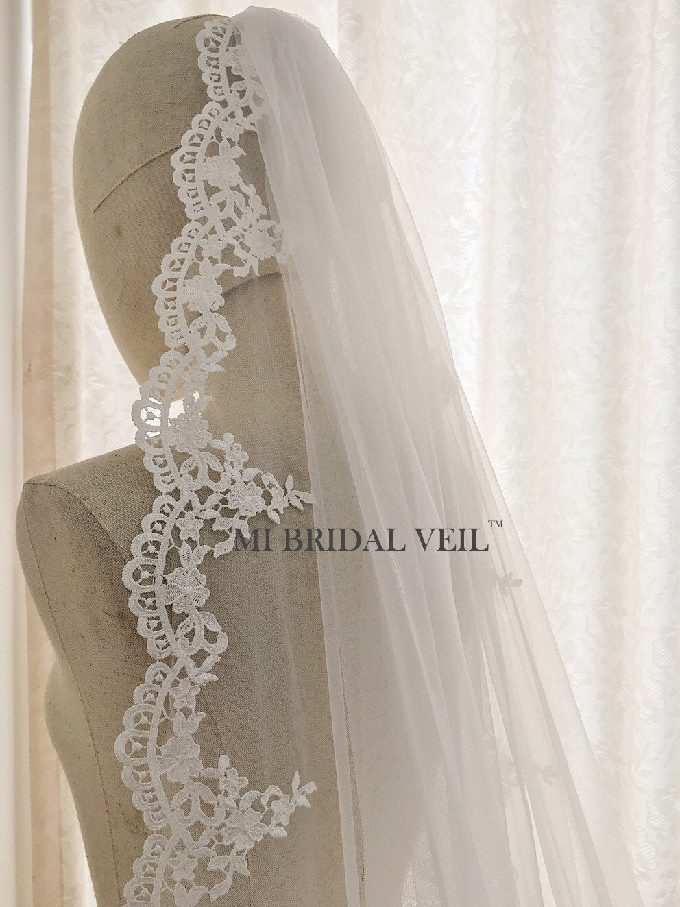 Elegant Cathedral Venice Lace Wedding Veil with Crochet Detail - Perfect for Bridal Ceremonies & Formal Weddings