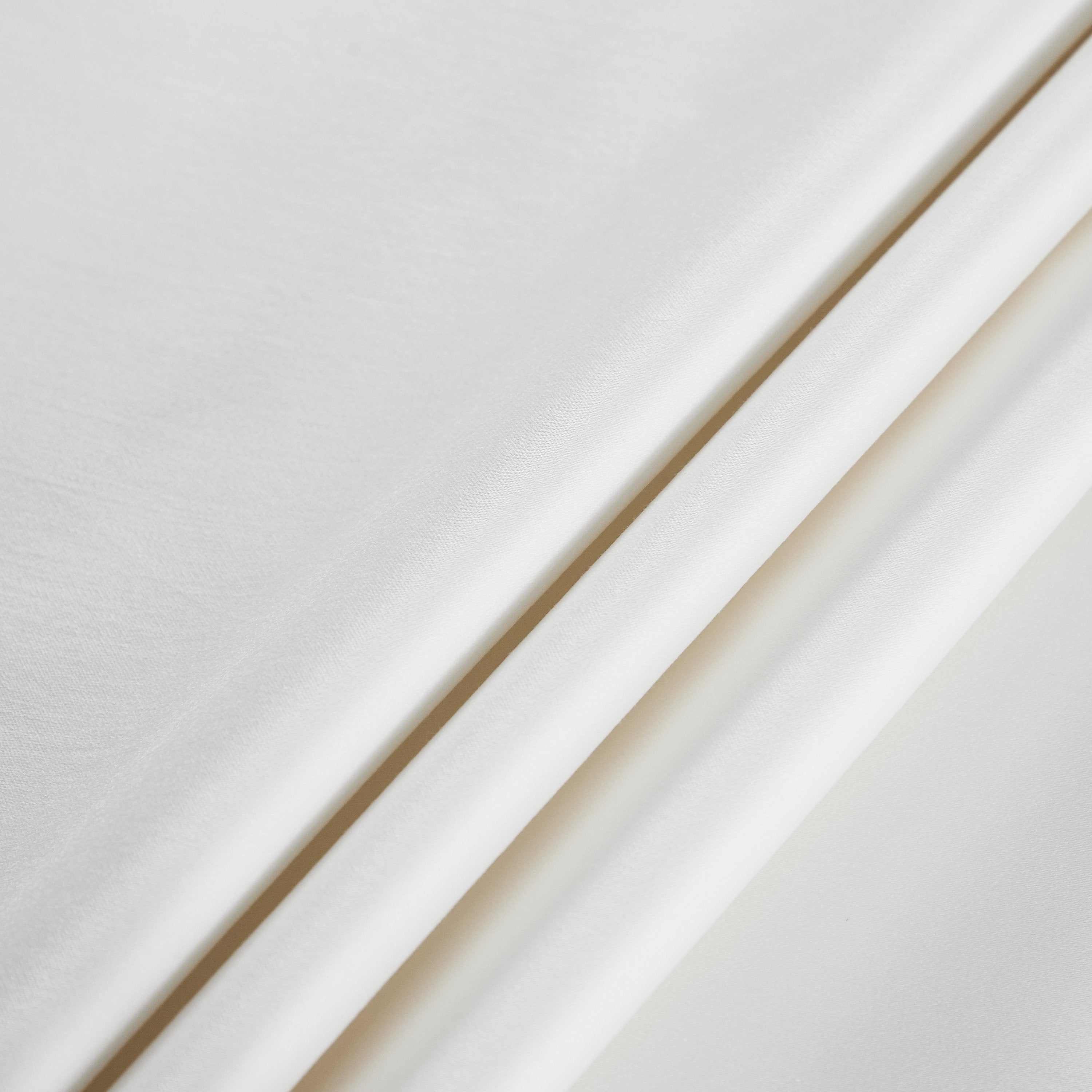 Premium Supima Cotton Percale Fitted Sheet Set - Hotelier Prestigio™ White Dove & Earl Gray - Luxury Bedding for Hotels, Resorts & Upscale Homes