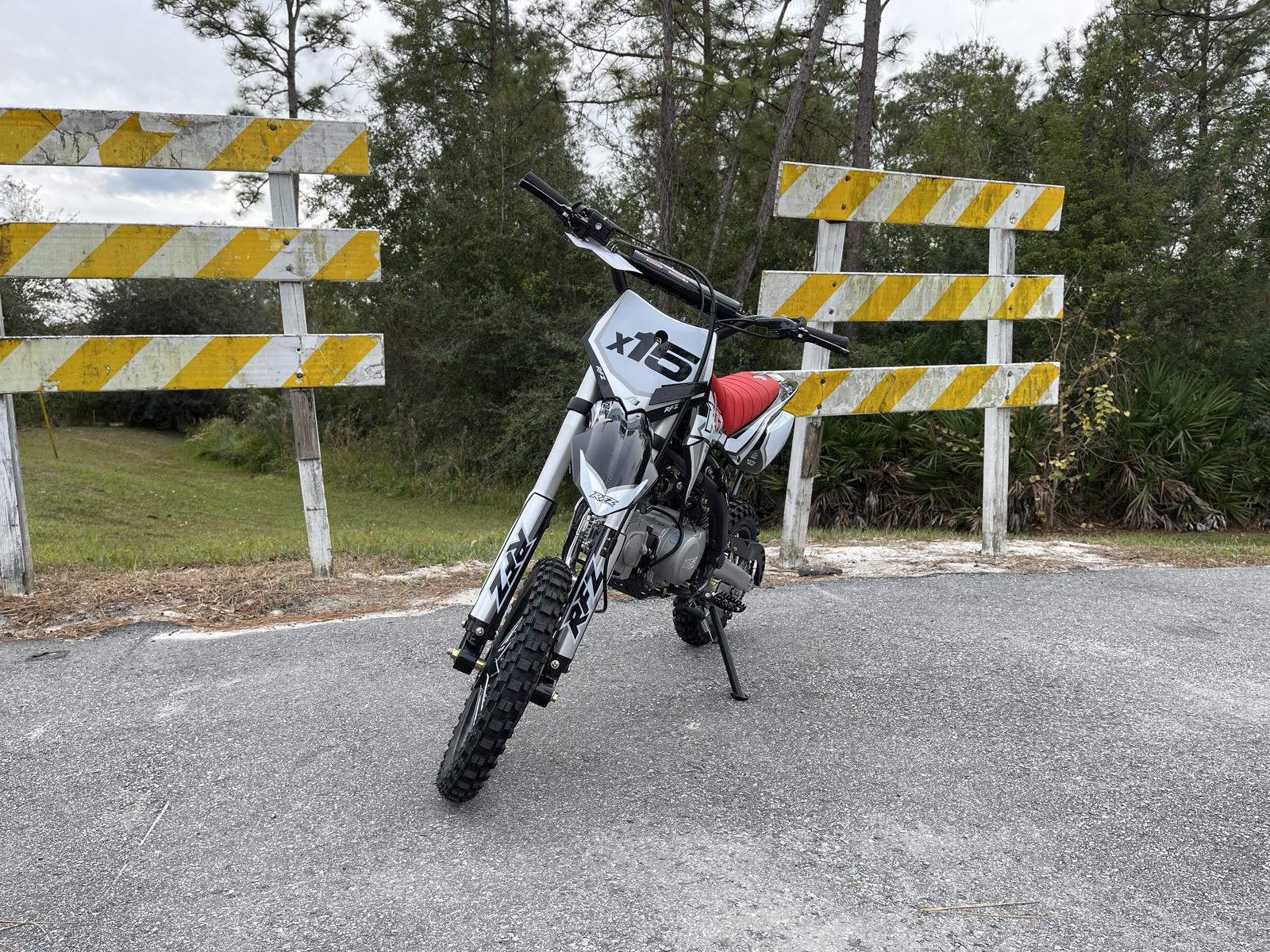 Apollo X15 125cc Dirt Bike for Adults & Teens - Off-Road Motorcycle for Trail Riding & Motocross Racing - Powerful 4-Stroke Engine & Durable Steel Frame