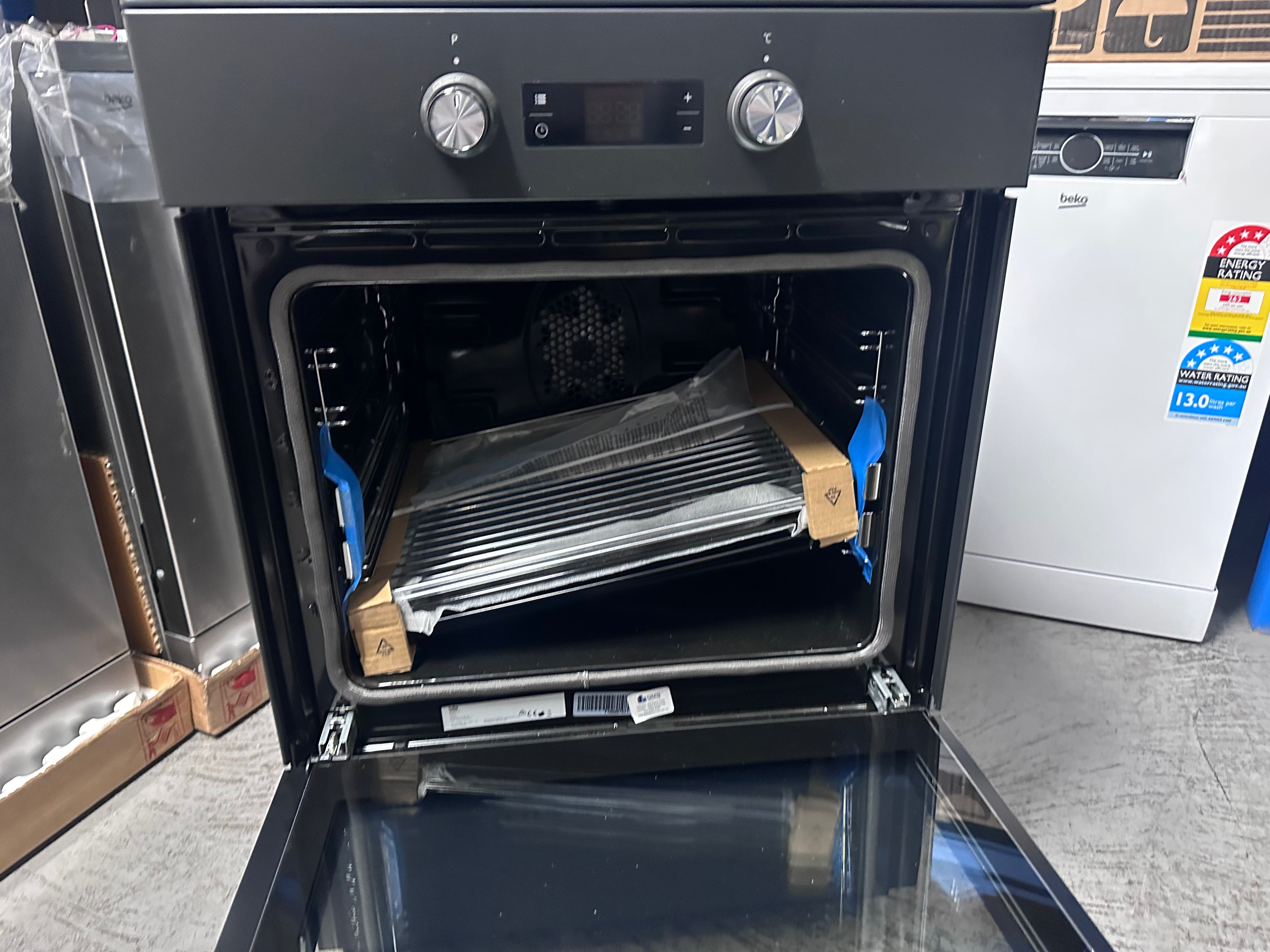Beko BFC60IPAN 60cm Freestanding Induction Cooker with Pyrolytic Oven - Black [Factory Second] | Energy Efficient Kitchen Appliance for Modern Homes