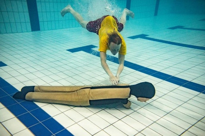 Pool Rescue Manikin Junior 16kg (35 lbs) 1.1m (3.6 ft) - Lifeguard Training Equipment for Water Safety Drills and CPR Practice