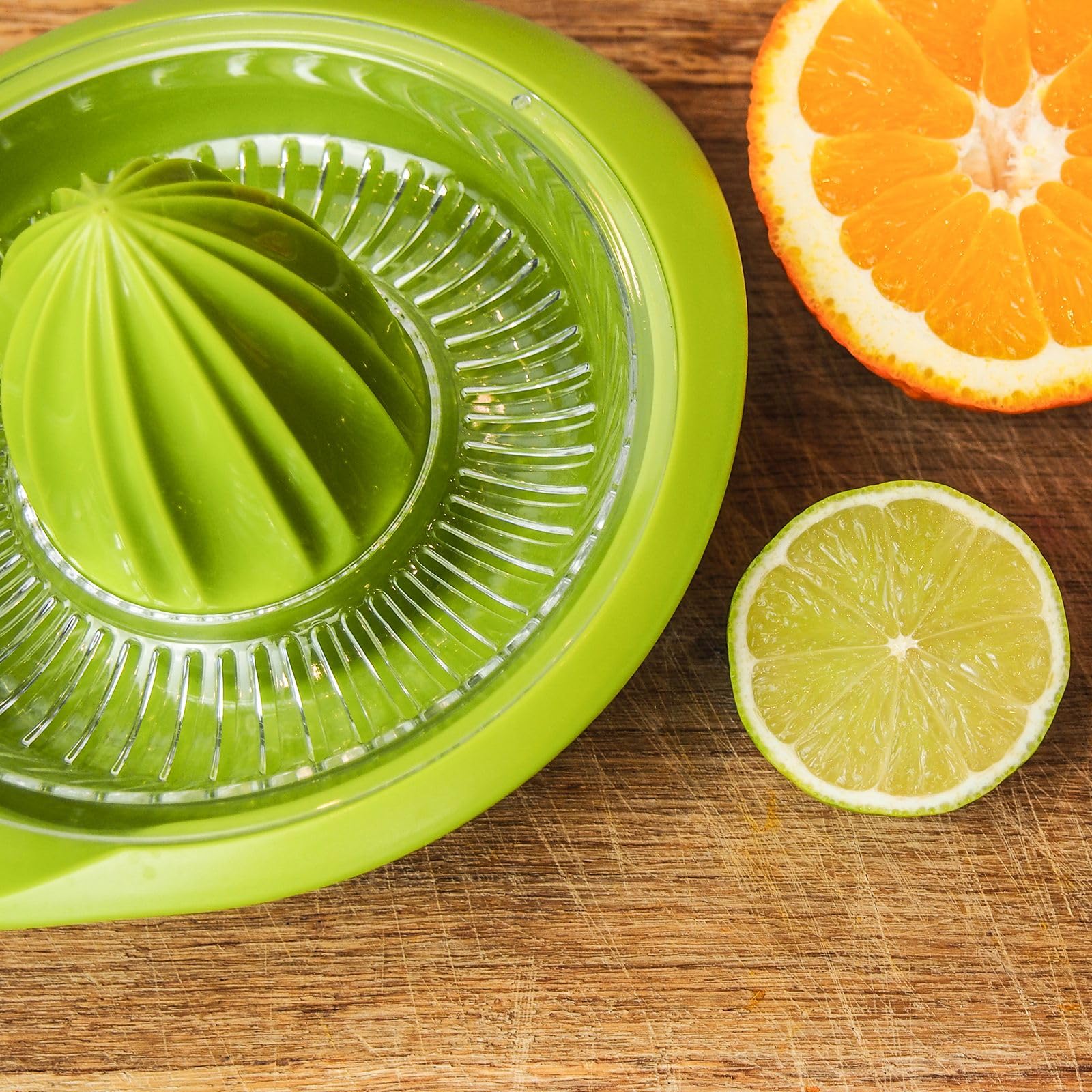Westmark 3091227A Lemon and Orange Press Limetta - Apple Green Citrus Juicer for Fresh Juice - Perfect for Cocktails, Cooking & Healthy Drinks