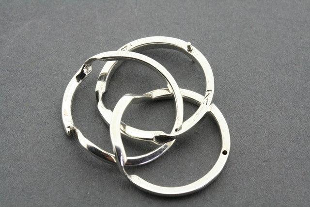 Clean Puzzle Ring for Men & Women - Unique Stainless Steel Interlocking Band - Perfect for Couples, Gifts & Everyday Wear
