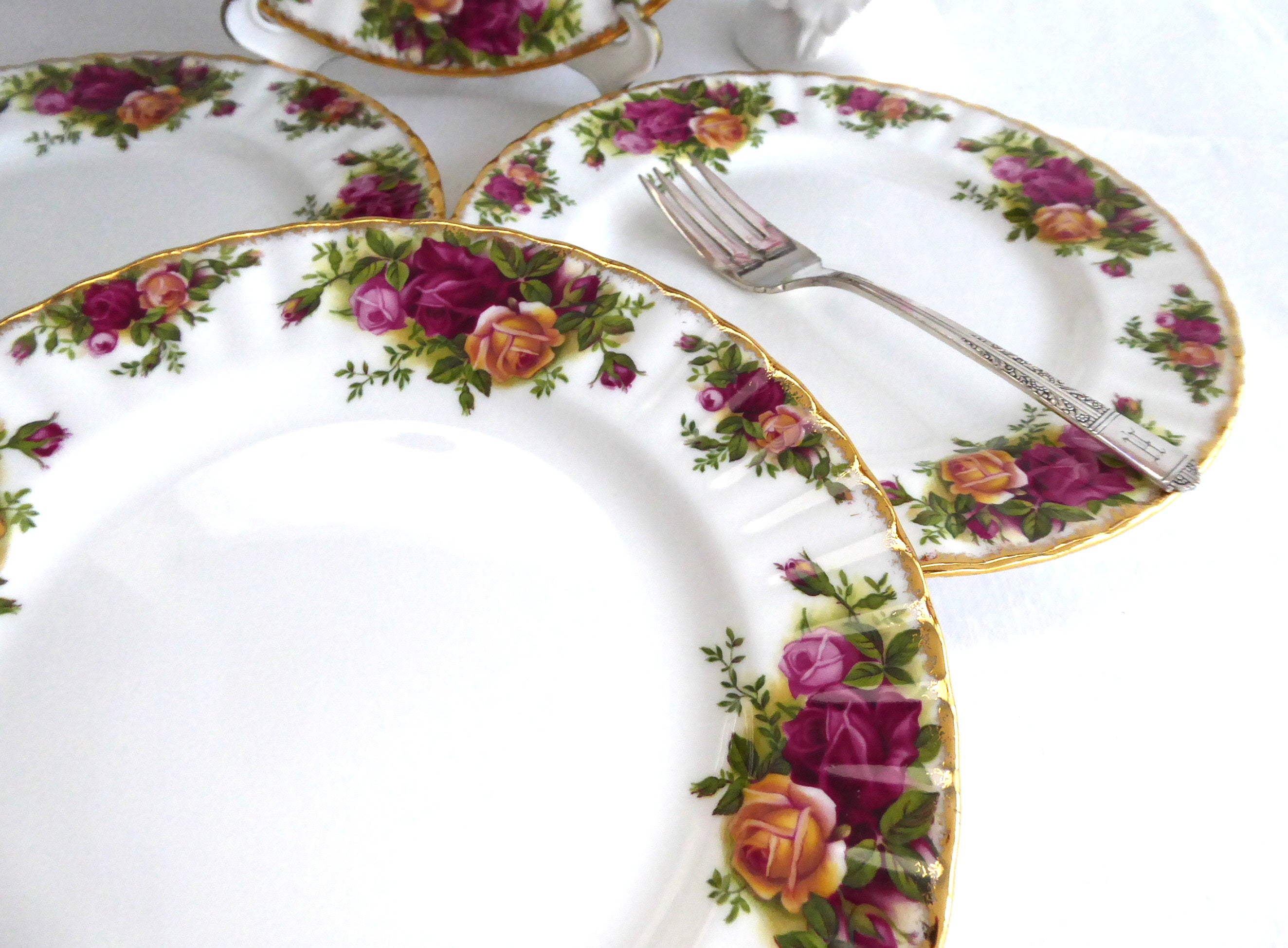 Royal Albert Old Country Roses 4-Piece Salad Plate Set - Vintage English Fine China from 1980s - Perfect for Afternoon Tea, Bridal Showers & Elegant Dining