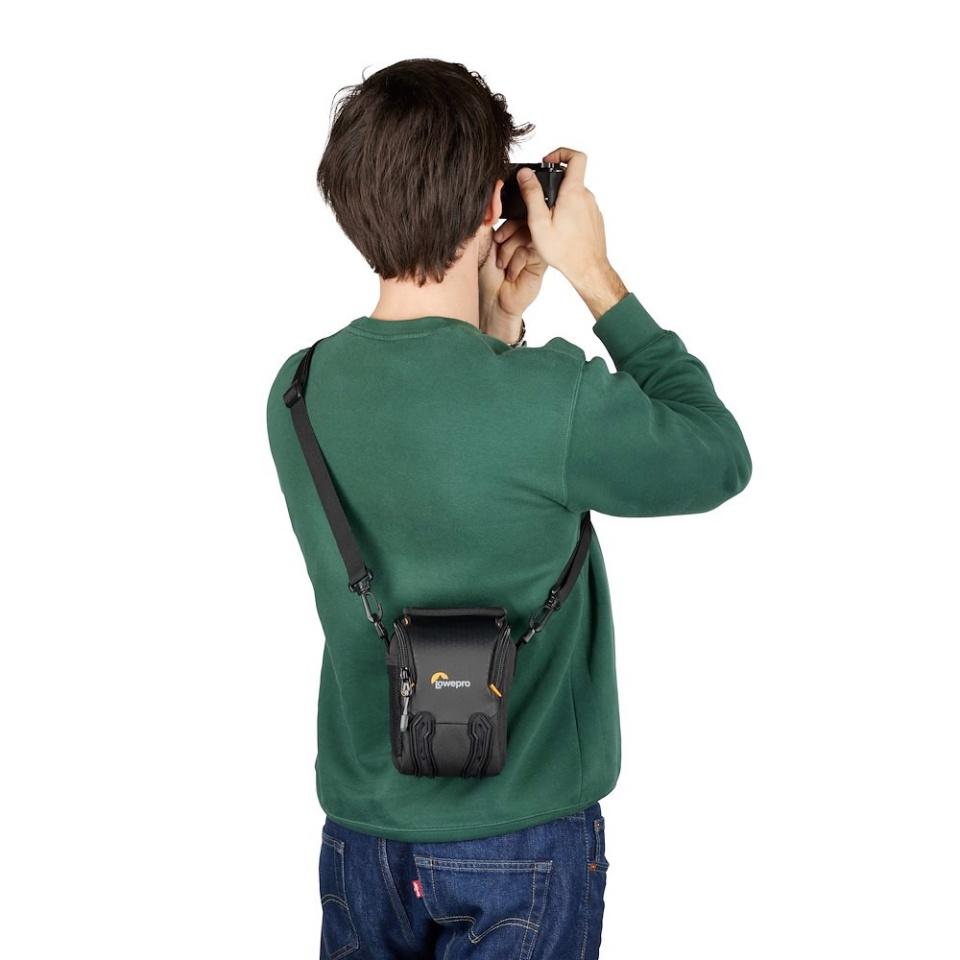 Lowepro Adventura SH 115 III DSLR Camera Shoulder Bag - Compact & Lightweight for Travel Photography (Black) - Perfect for Hiking, City Tours & Everyday Carry