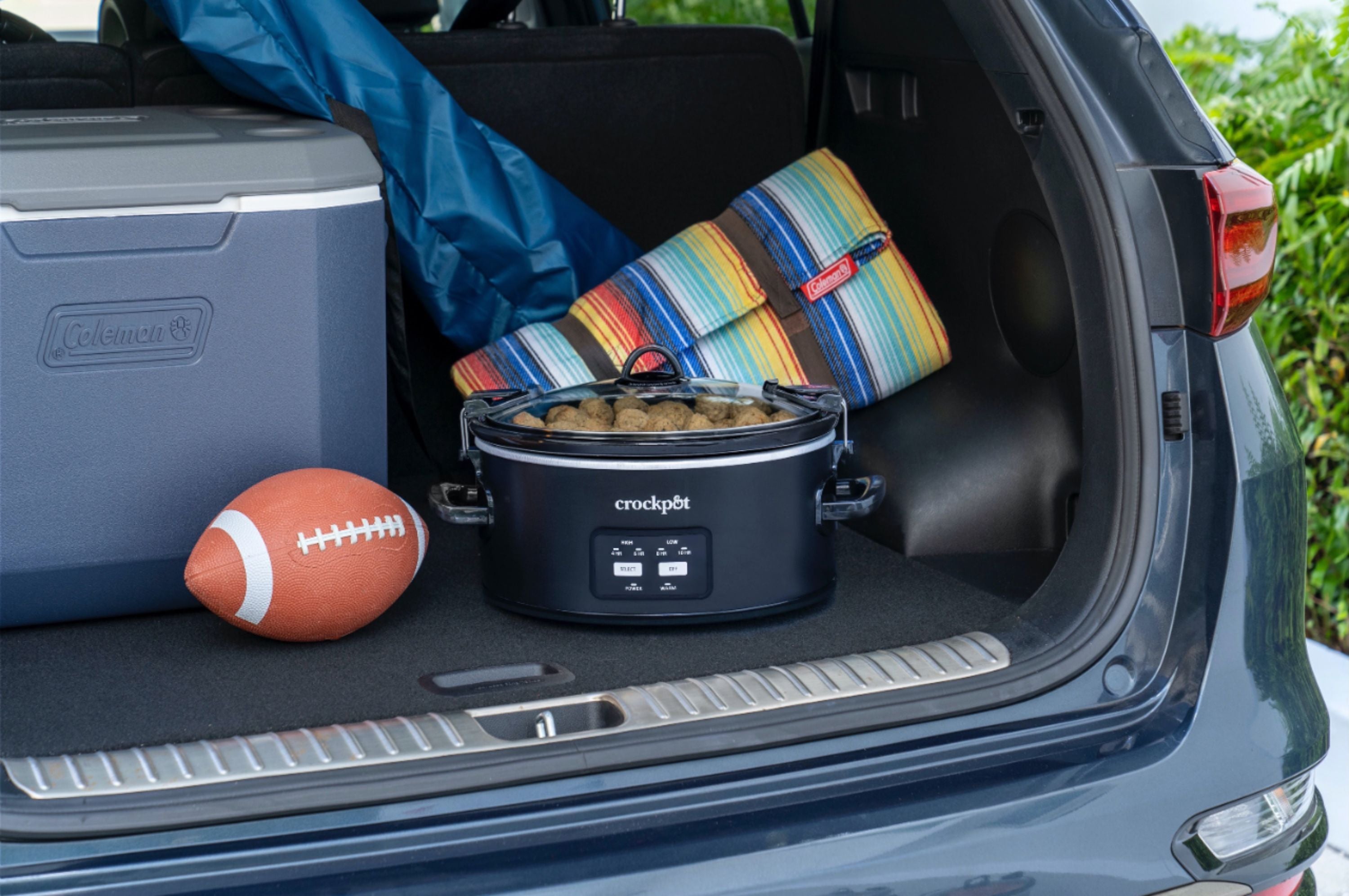 Refurbished Crock-Pot 6-Quart Programmable Slow Cooker with Locking Lid - Home Essentials Warranty - Perfect for Family Dinners & Meal Prep (Model 2125185)