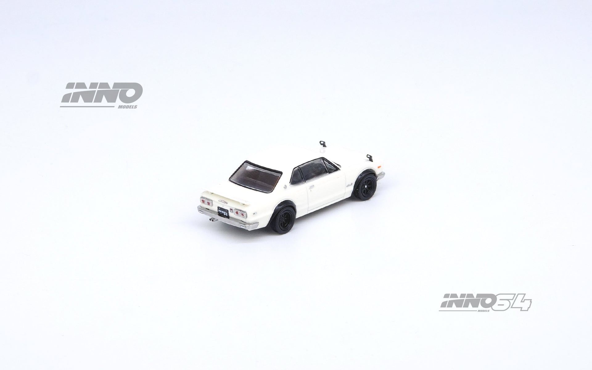 INNO64 1/64 Scale Diecast Nissan Skyline KPGC10 2000 GT-R White Model Car - Collectible Miniature Vehicle for Display, Racing Enthusiasts & Diecast Collections