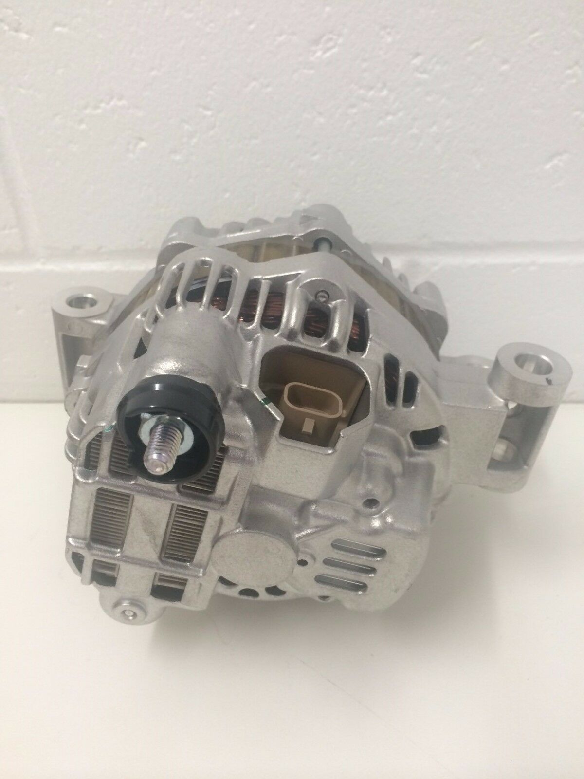 Genuine Holden Commodore Alternator 05-06 VZ V6 Alloytech 120 Amp 92122243 - Perfect Replacement for Holden Commodore V6 Engine, Ideal for Car Repair & Maintenance