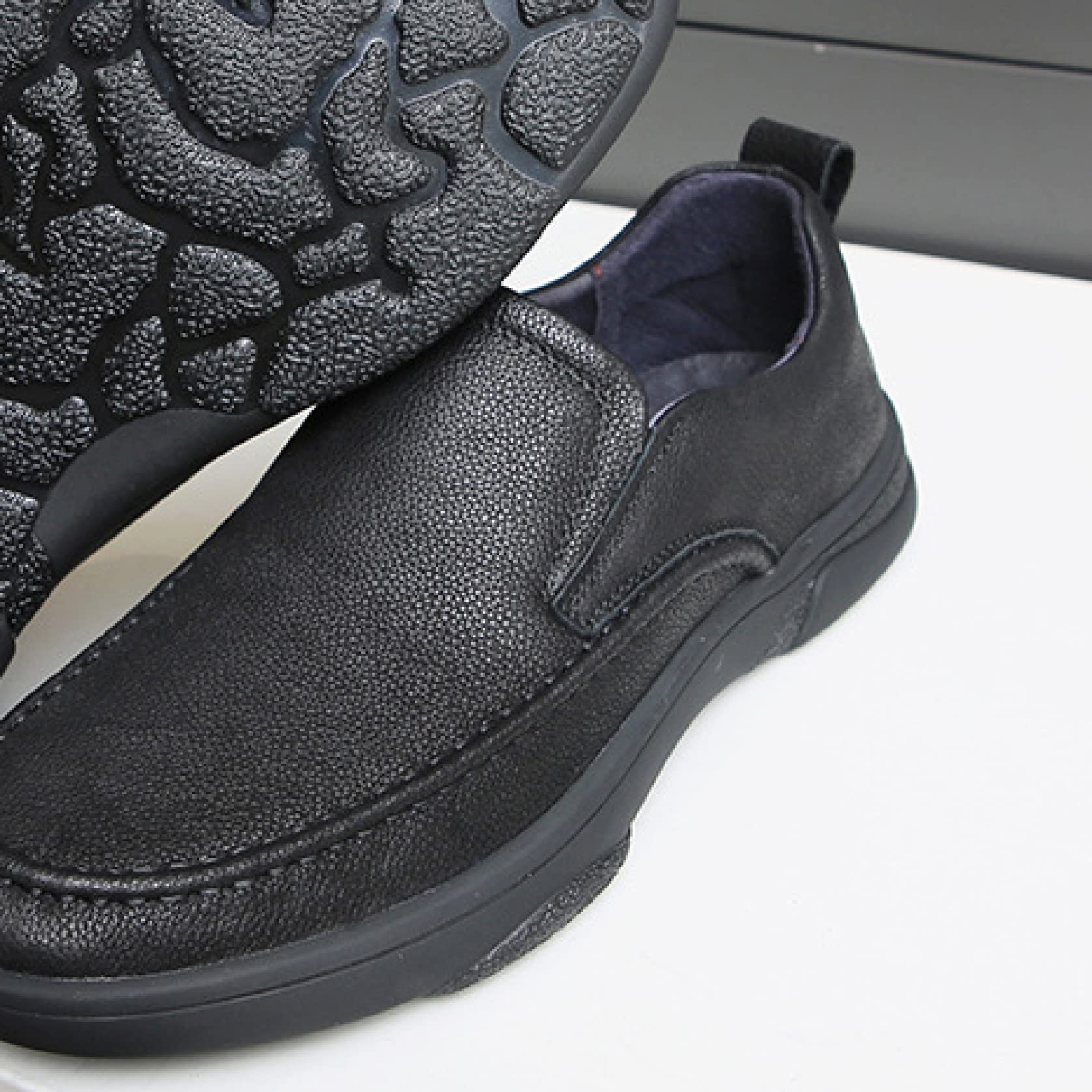 Hoxekle Men's Slip On Loafers - Comfortable Leather Boat Shoes for Men, Lightweight & Breathable Casual Flats - Perfect for Outdoor Walking, Travel & Daily Wear