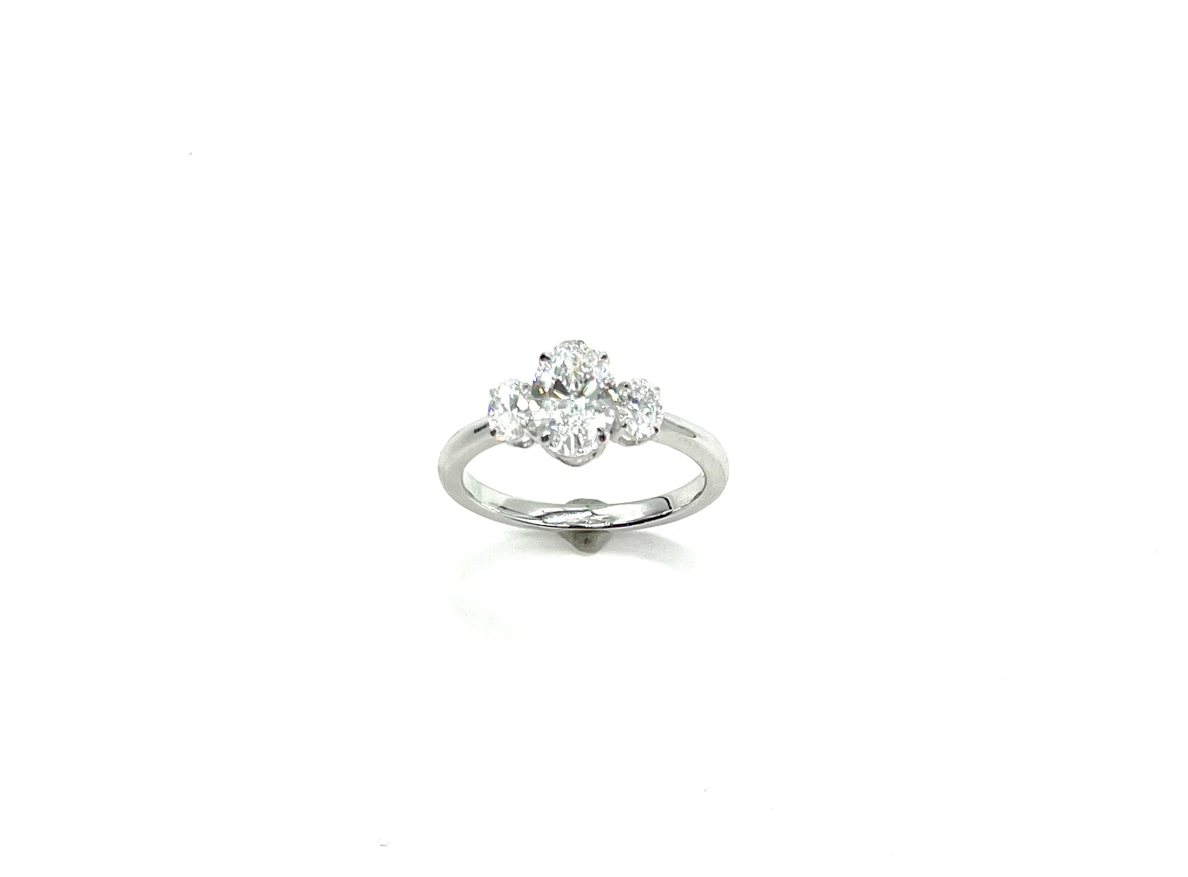 Lab Grown Oval Diamond 3 Stone Engagement Ring - Elegant Wedding Band for Women, Perfect for Proposals, Anniversaries & Special Occasions