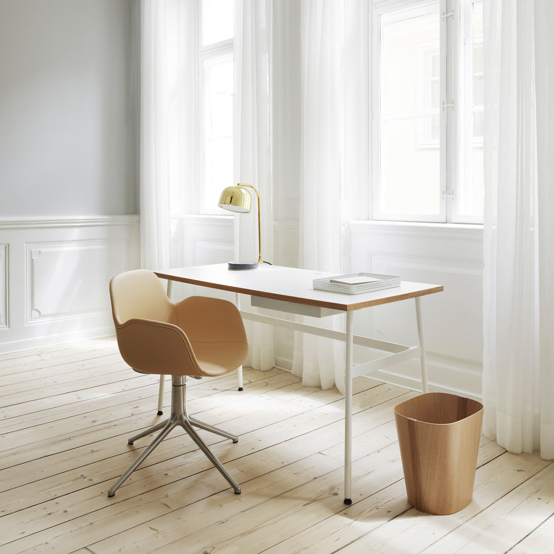 Modern Form Armchair with 4L Swivel Base and Premium Upholstery - Perfect for Living Room, Office or Reading Nook