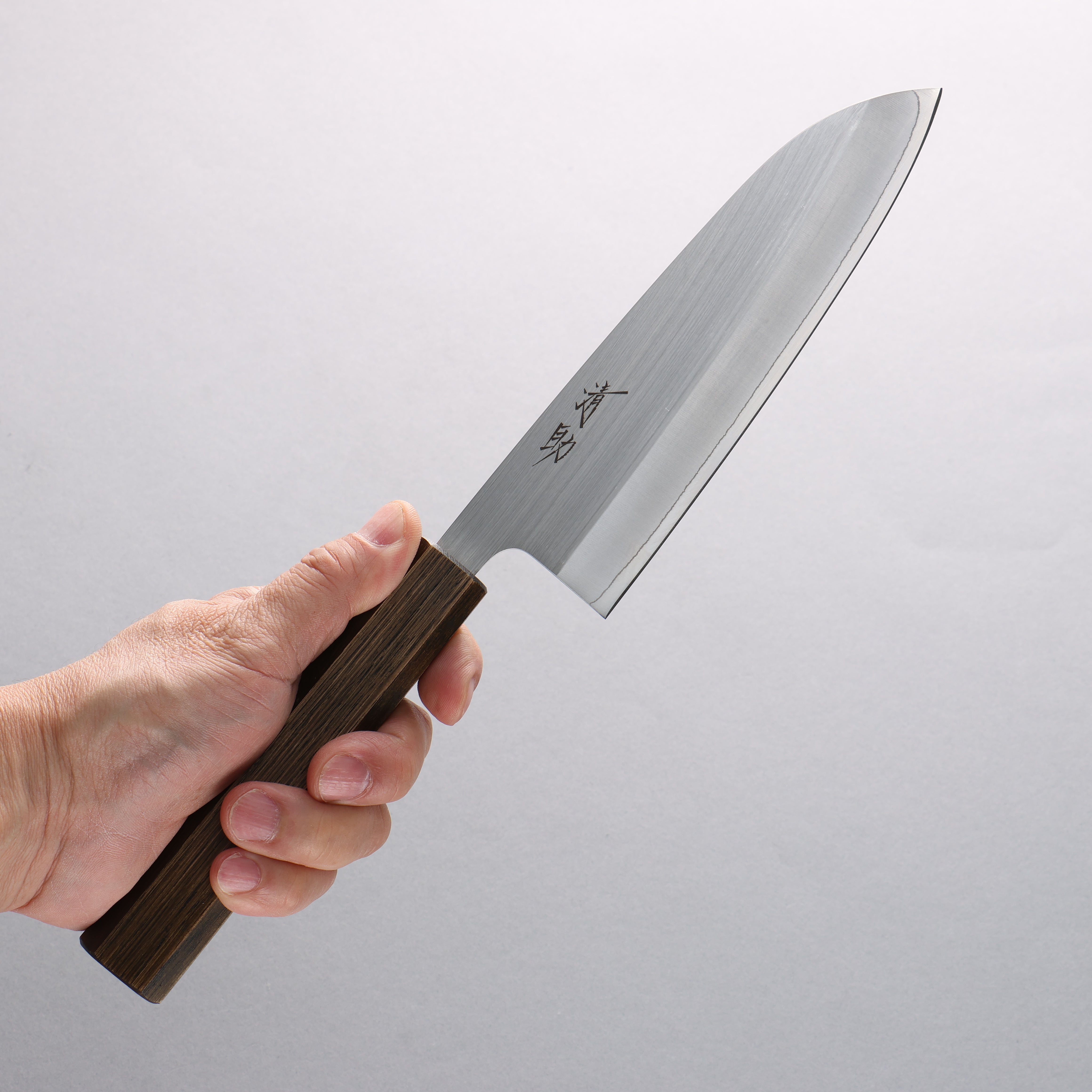 Premium Seisuke SG2 Santoku Knife 165mm with Oak Handle - Japanese Kitchen Knife for Slicing, Dicing & Mincing - Perfect for Home Chefs & Professional Kitchens