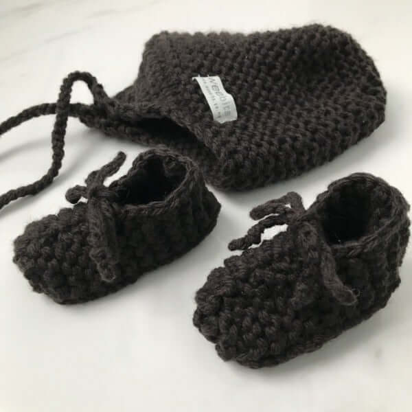 Adorable Baby Hat and Booties Set - Soft Knit Newborn Winter Accessories for Boys & Girls | Perfect for Photography, Gifts, and Outdoor Adventures