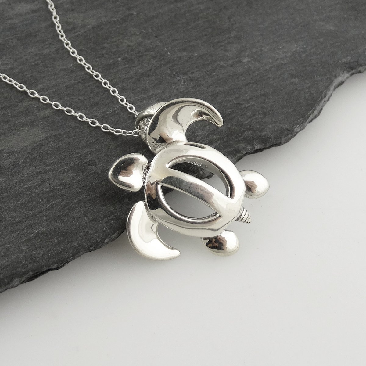 FashionJunkie4Life Dainty Cute Turtle Charm Necklace for Women - Elegant Animal Jewelry Gift for Her | Perfect for Everyday Wear, Beach Vacations & Nature Lovers