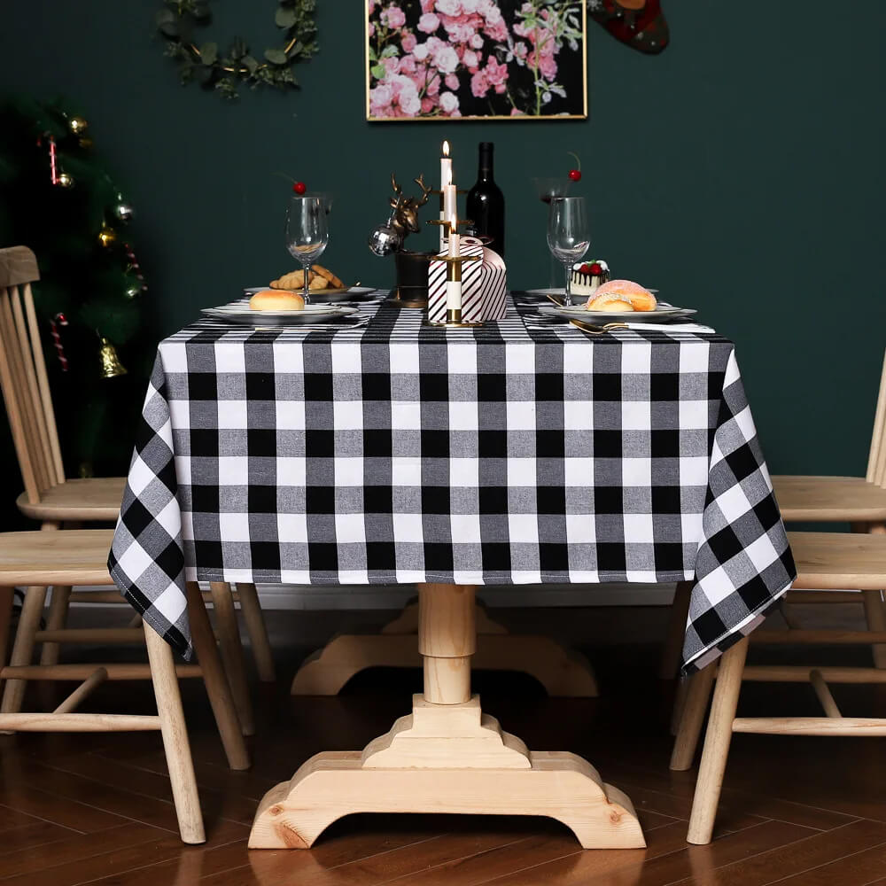 Festive Holiday Plaid Tablecloth - Christmas & Thanksgiving Dining Decor - Perfect for Parties, Family Gatherings & Seasonal Home Decor