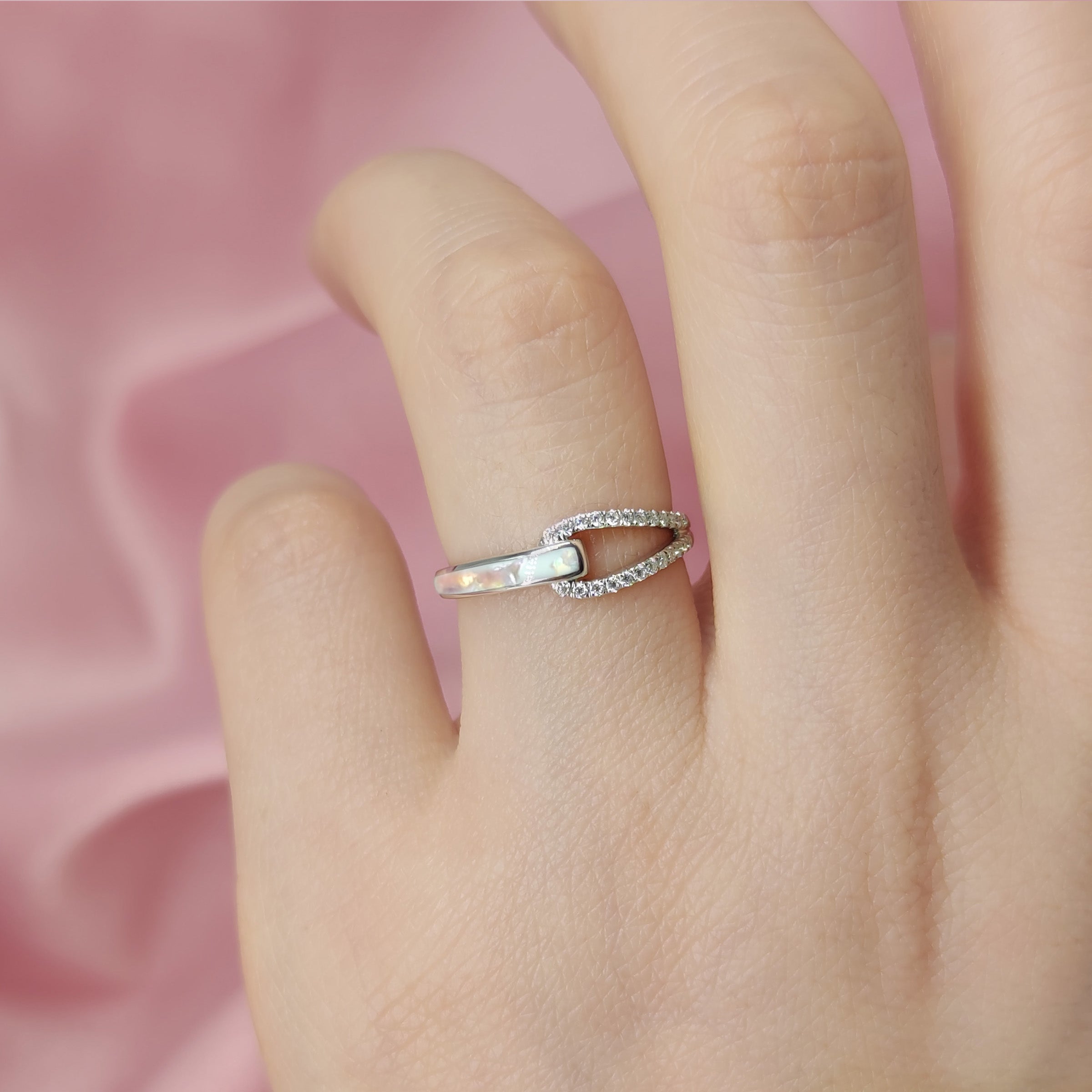 Gold Ashes Ring - Elegant Memorial Jewelry for Loved Ones | Perfect for Remembrance, Funerals & Keepsake Gifts