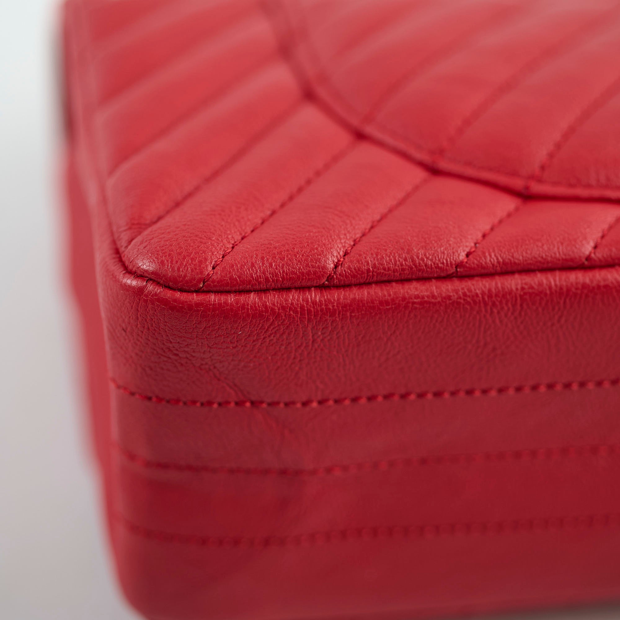 Chanel Reissue 226 Flap Bag in Red Calfskin Leather - Classic 27 Series Handbag for Women | Perfect for Date Night, Office & Special Occasions