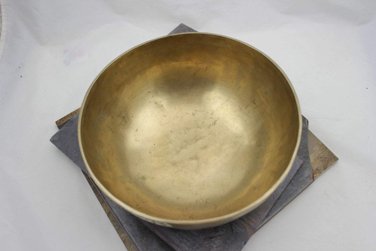 9.5 Inch Tibetan Singing Bowl - 307Hz EB4 Meditation Bowl for Sound Healing, Yoga & Relaxation | Perfect for Meditation, Chakra Balancing & Stress Relief