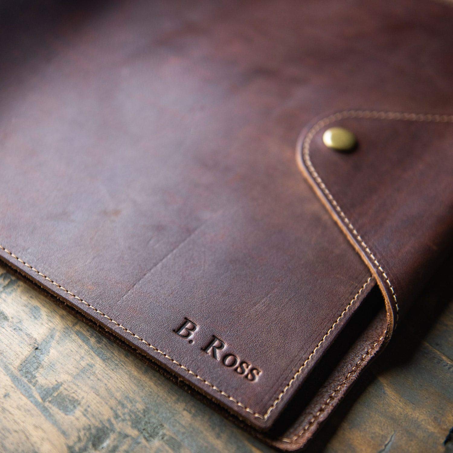 Holtz Leather Co. Personalized 3-Ring Leather Binder - Custom Brown Leather Notebook, Photo Album & Recipe Organizer - Perfect for Office, School & Home Organization