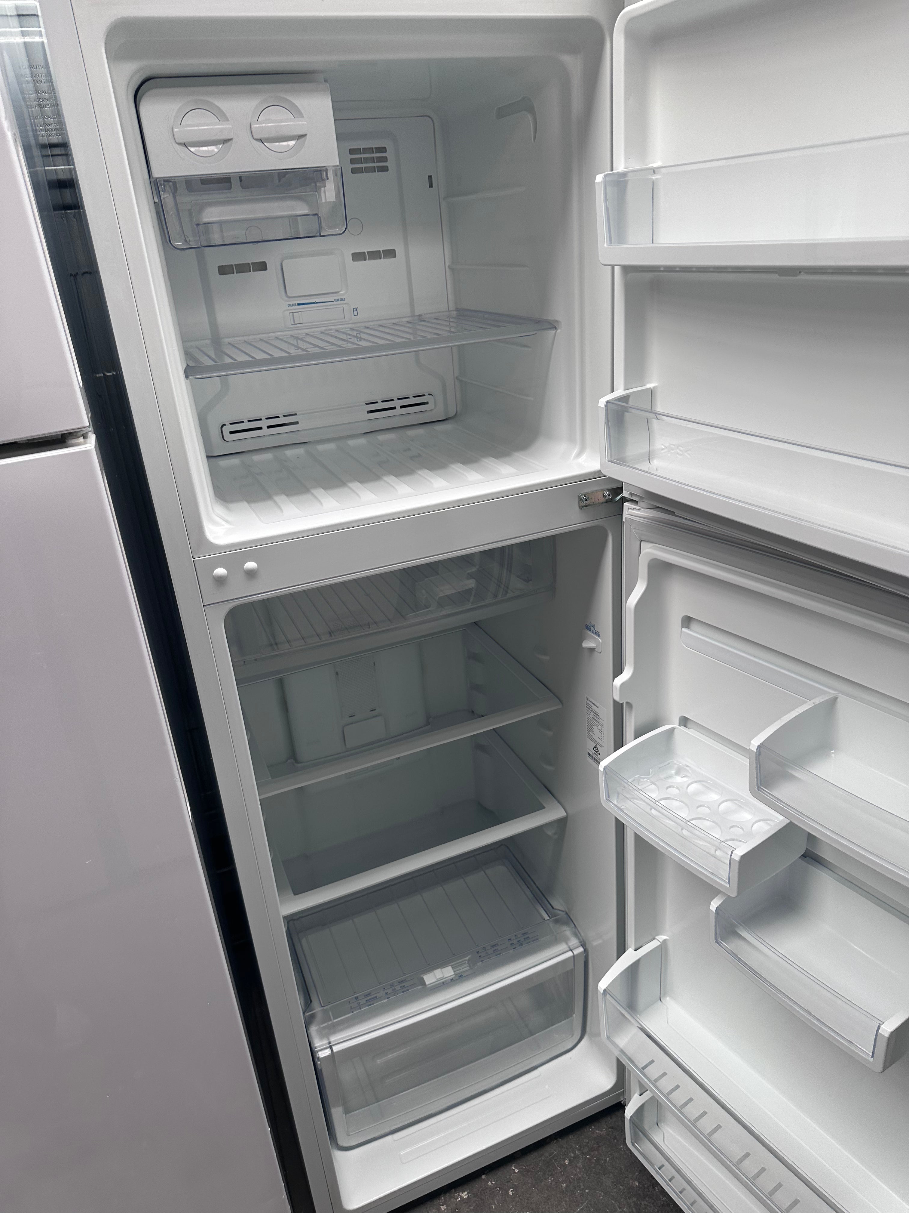Westinghouse 280L Top Mount Refrigerator - Energy Efficient, Frost Free, Spacious Design | Perfect for Small Kitchens, Apartments & Office Break Rooms (Certified Refurbished)