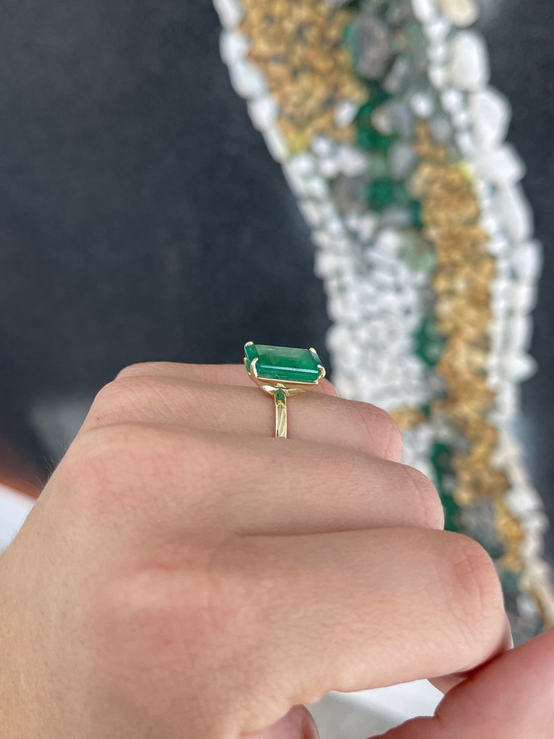 6.26 Carat 18K Gold Elongated Emerald Cut Moss Green Solitaire Engagement Ring for Women - Vintage Inspired Four Prong Setting, Perfect for Proposals, Anniversaries & Special Occasions