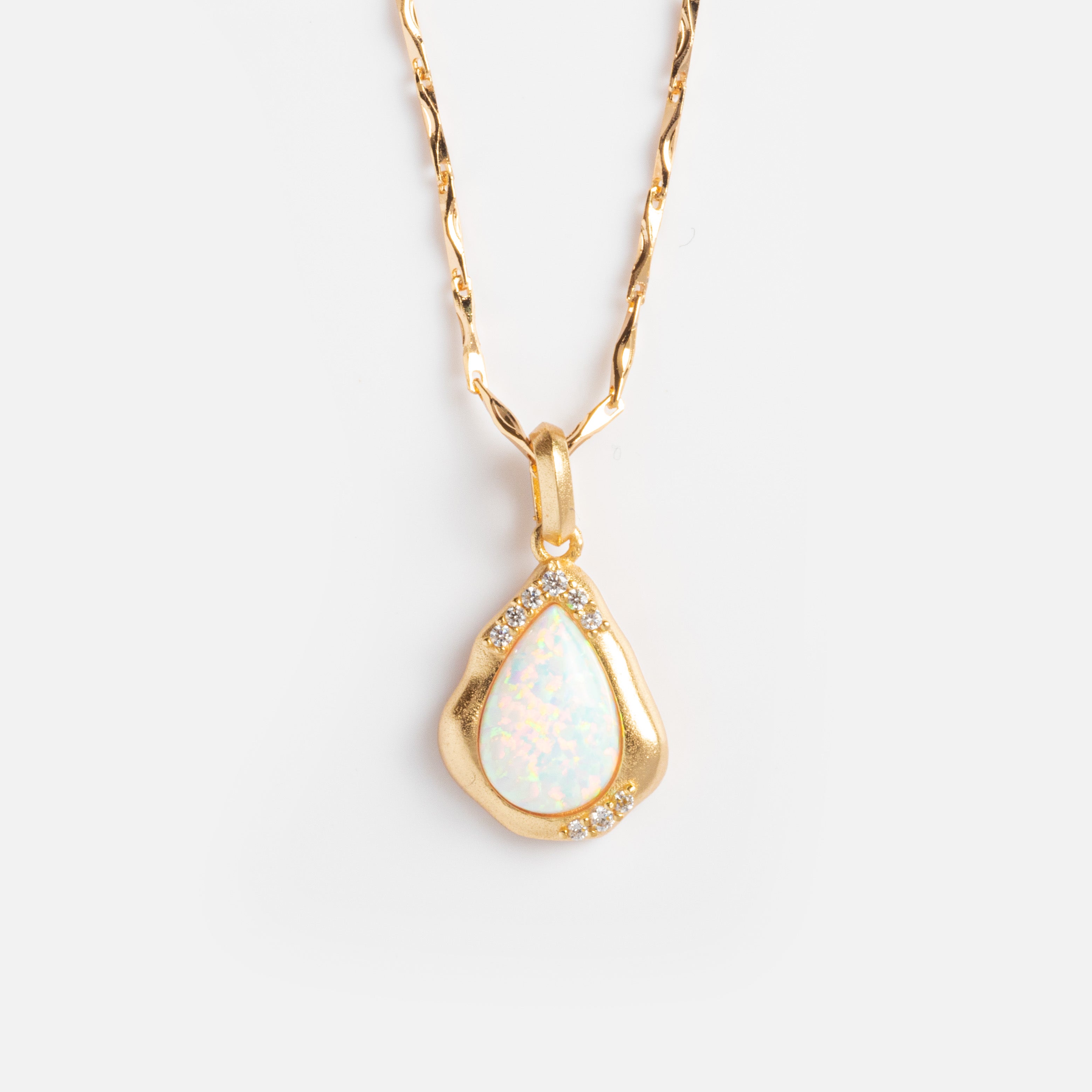 Elegant Luster Pendant Necklace for Women - 18K Gold Plated Crystal Jewelry Gift for Birthday, Anniversary & Valentine's Day - Perfect for Parties, Weddings & Special Occasions