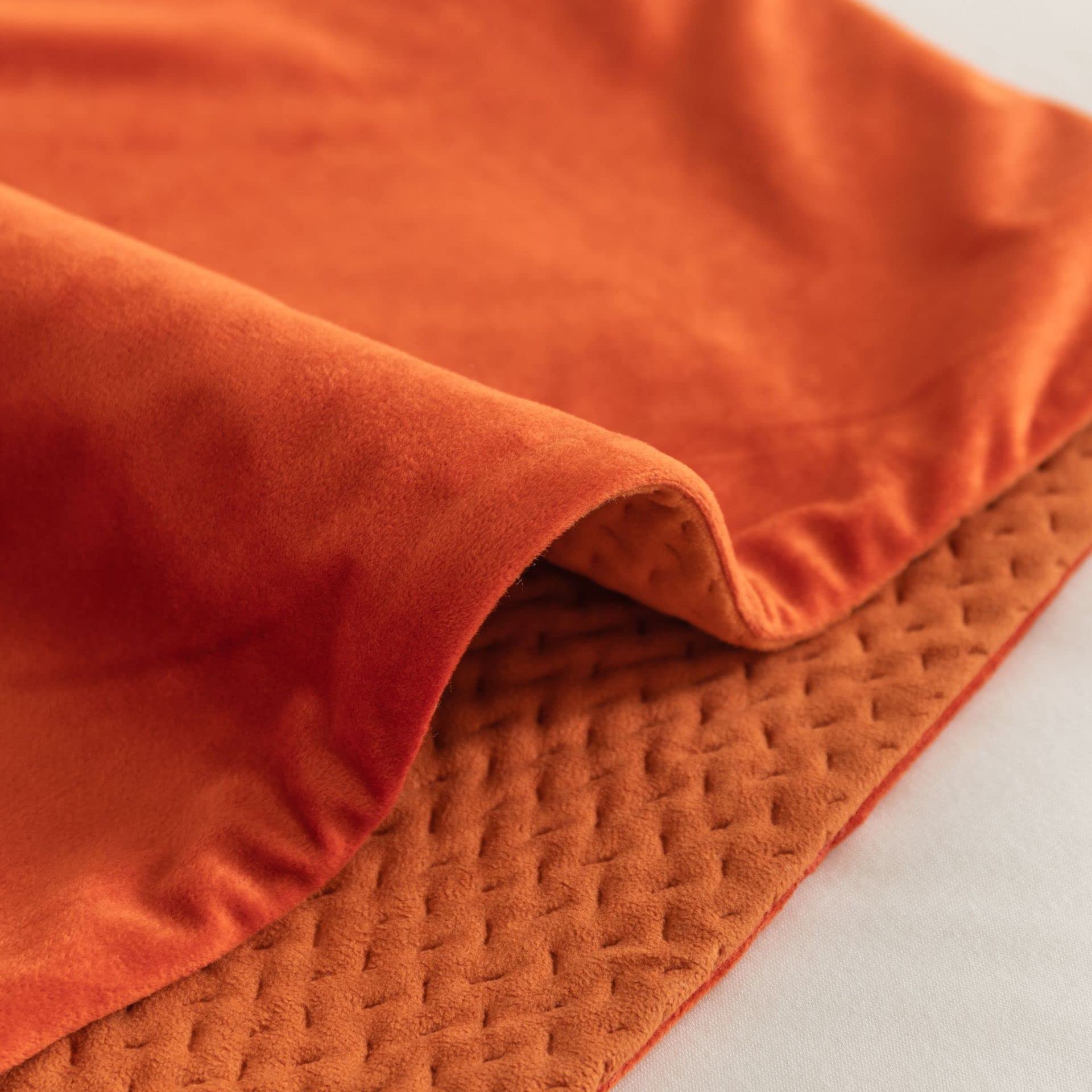 Luxury Velvet Bed Runner for King, Queen & Twin Beds - Striped Decorative Bed Throw, Foot of Bed Cover & Table Scarf - Perfect for Hotels, Weddings & Home Decor