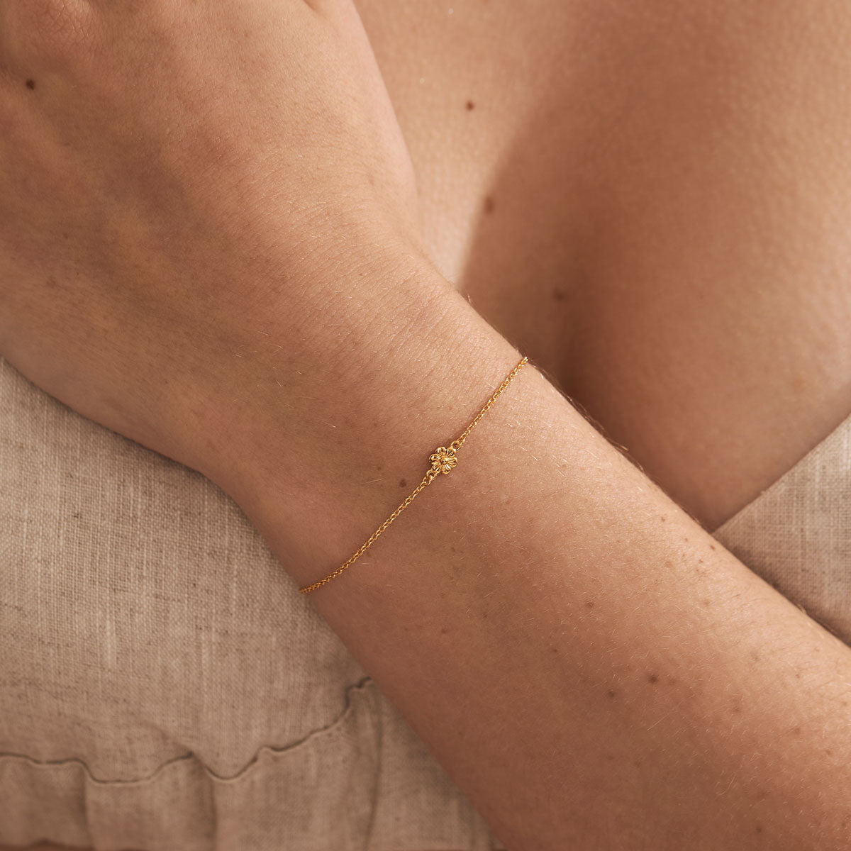 Elegant Blossom Bracelet in Gold - Perfect for Weddings, Parties & Everyday Wear