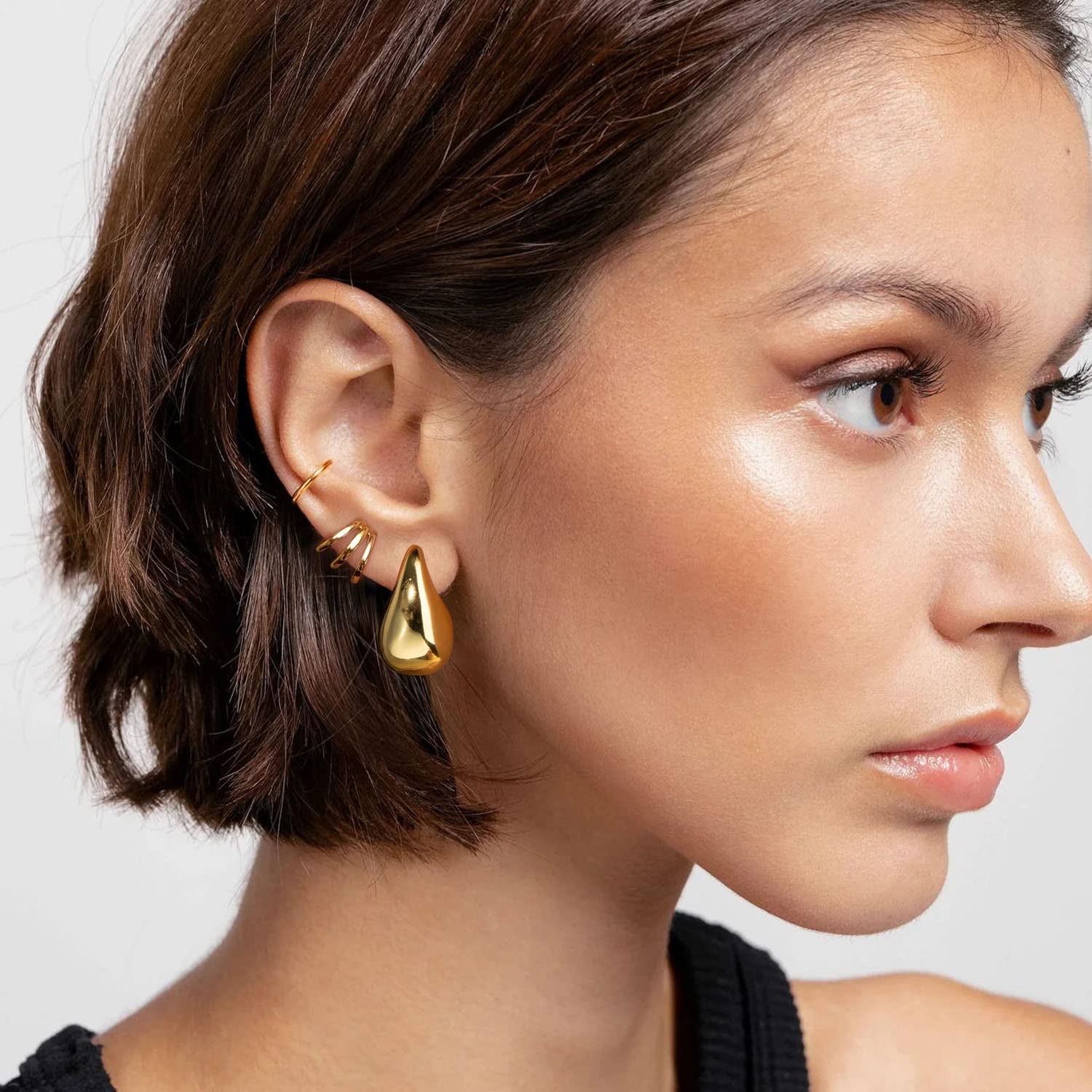 Chunky Gold Hoop Earrings for Women - 18K Real Gold Plated Lightweight Drop Hoops, Hypoallergenic Trendy Jewelry - Perfect for Parties, Weddings & Everyday Wear