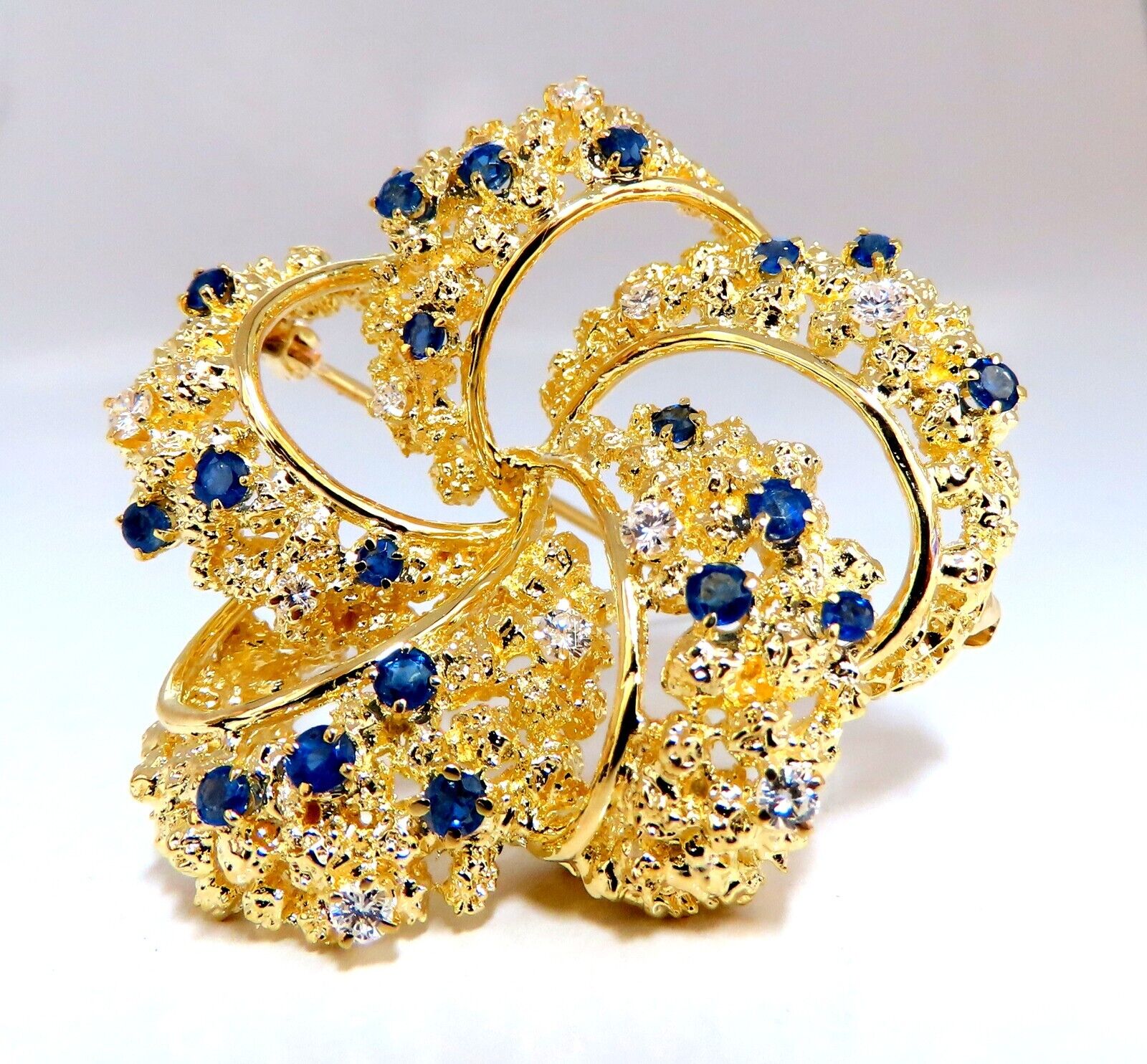 18Kt Gold Natural Sapphire and Diamond Brooch Pin - Elegant Jewelry for Women, Perfect for Weddings, Parties & Special Occasions