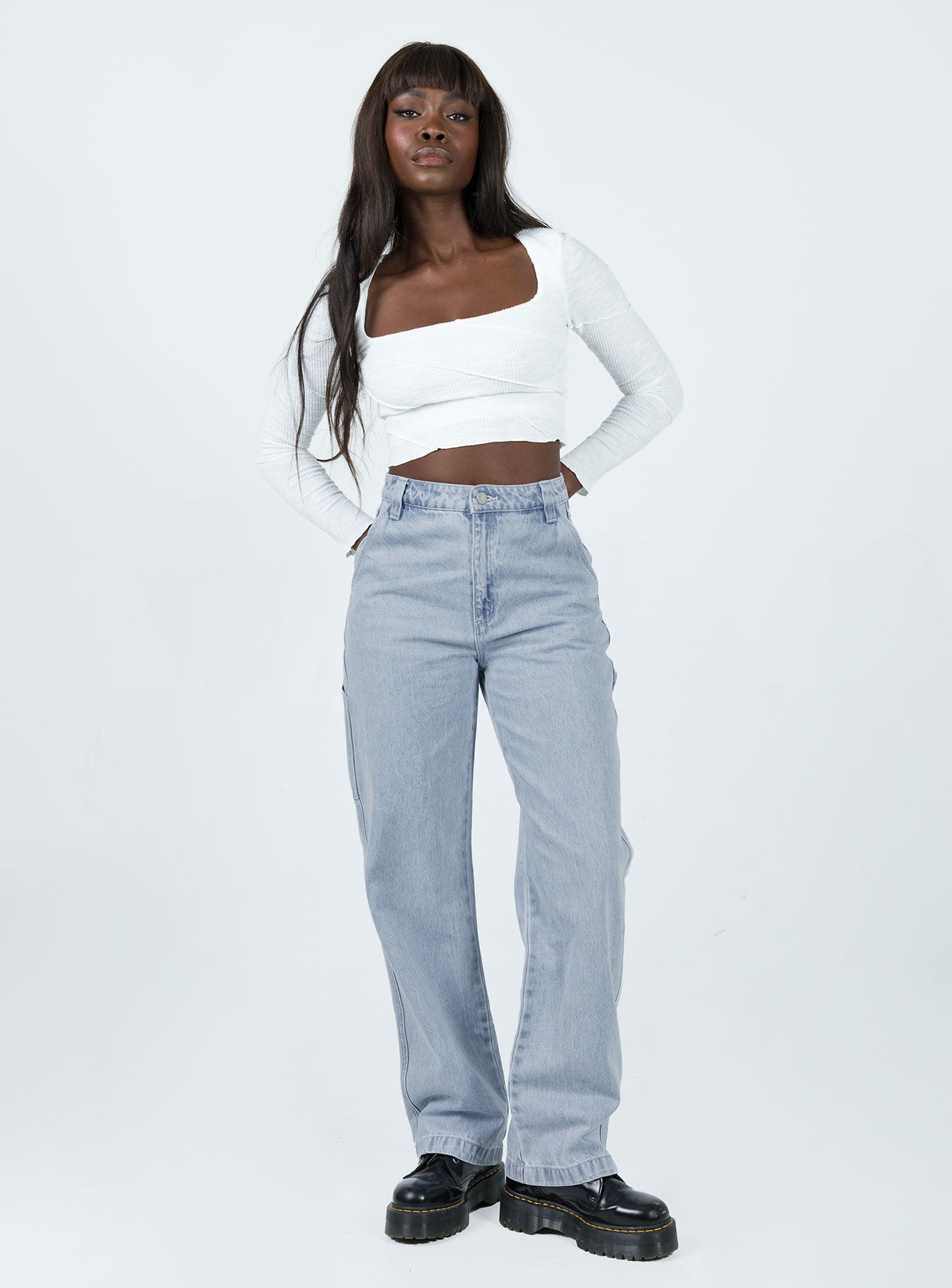 Abrand Carrie Carpenter Breakaway Light Wash Denim Jeans for Women - Stylish Distressed Skinny Jeans with Stretch Comfort - Perfect for Casual Outfits, Date Nights & Weekend Wear
