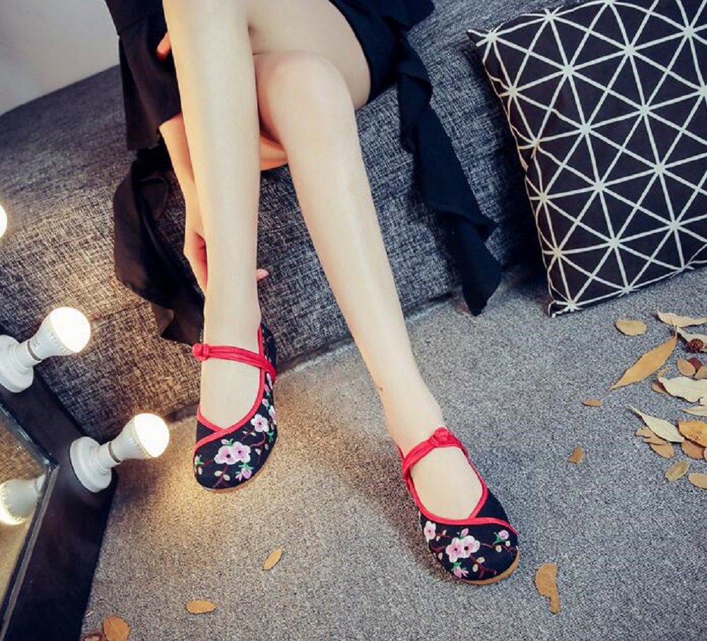 Vintage Chinese Style Embroidered Women's Flats - Comfortable Rubber Sole Casual Shoes for Daily Wear, Traditional Outfits & Special Occasions