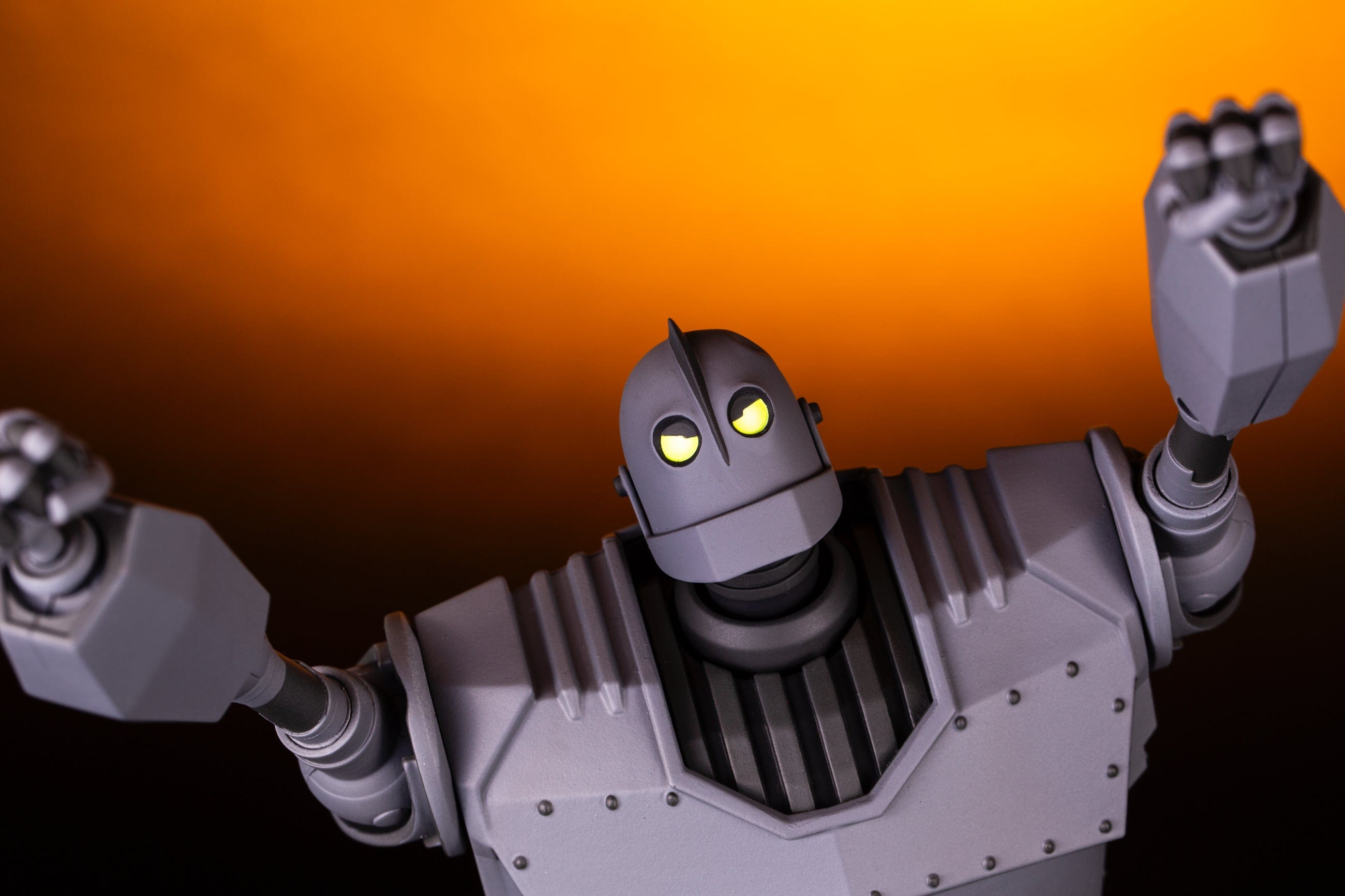 Iron Giant MONDO MECHA Collectible Action Figure - Premium Robot Toy for Display, Gifts & Anime Collections