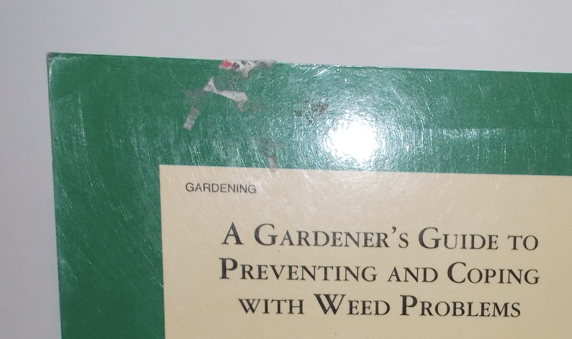 Rodale's Successful Organic Gardening: Effective Weed Control Methods for a Healthy Garden | Home & Garden Landscaping Guide