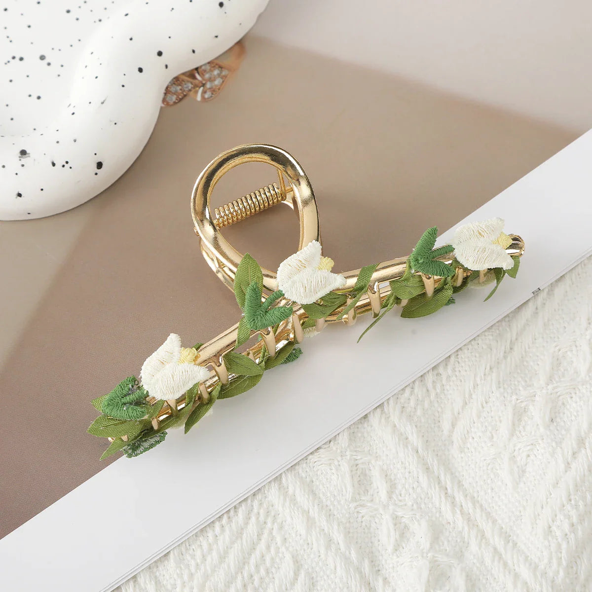 Haimeikang Large Flower Hair Clips for Women - Thick Hair Barrettes, Crab Claw Hairpins, Summer Fashion Hair Accessories for Weddings, Parties, and Everyday Wear