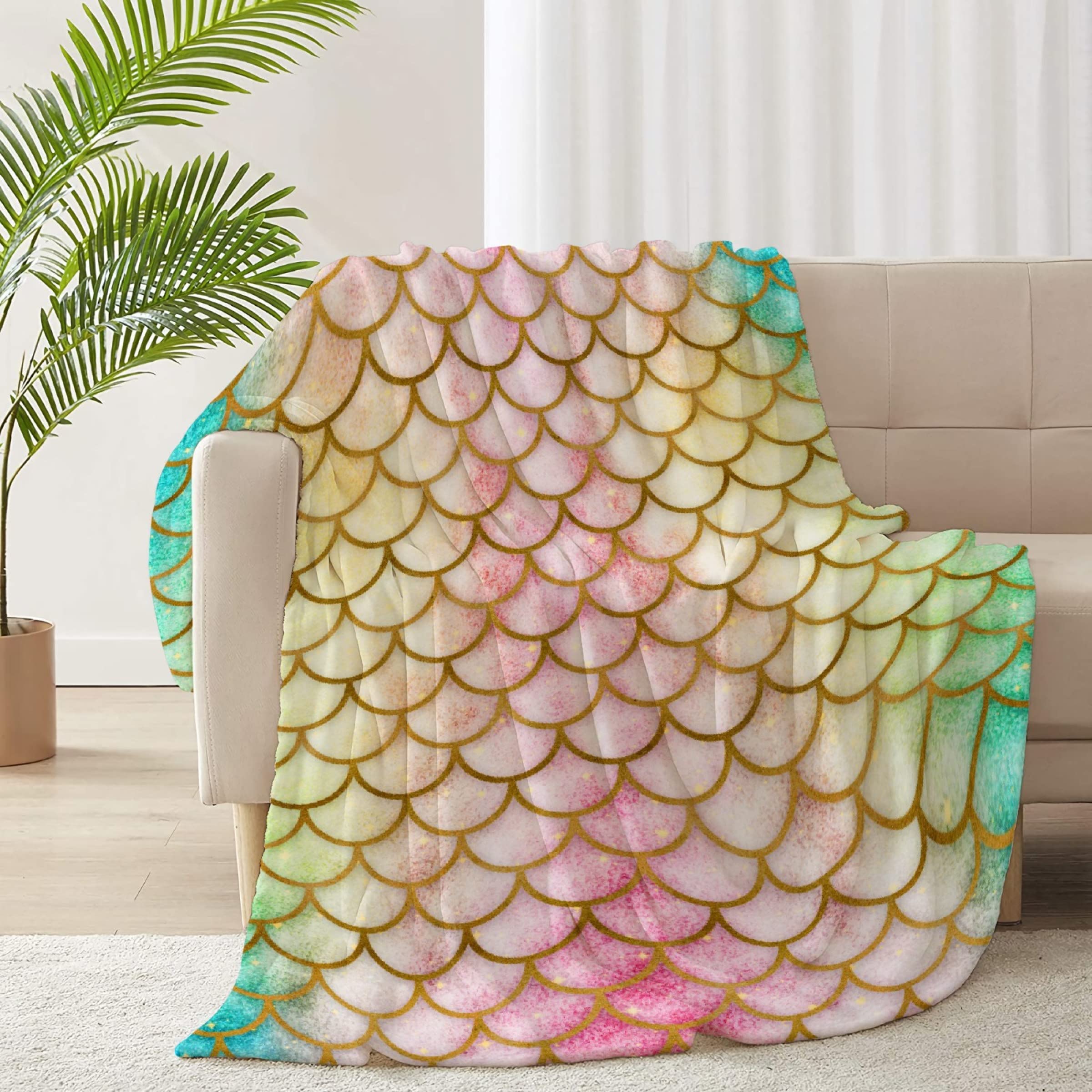 ARNOVIC Mermaid Scale Print Flannel Throw Blanket 90x120 Inch King Size - Soft Warm Cozy Fish Scale Design for Girls, Women | Perfect for Bedroom, Living Room Decor, Couch, Sofa & Winter Snuggling