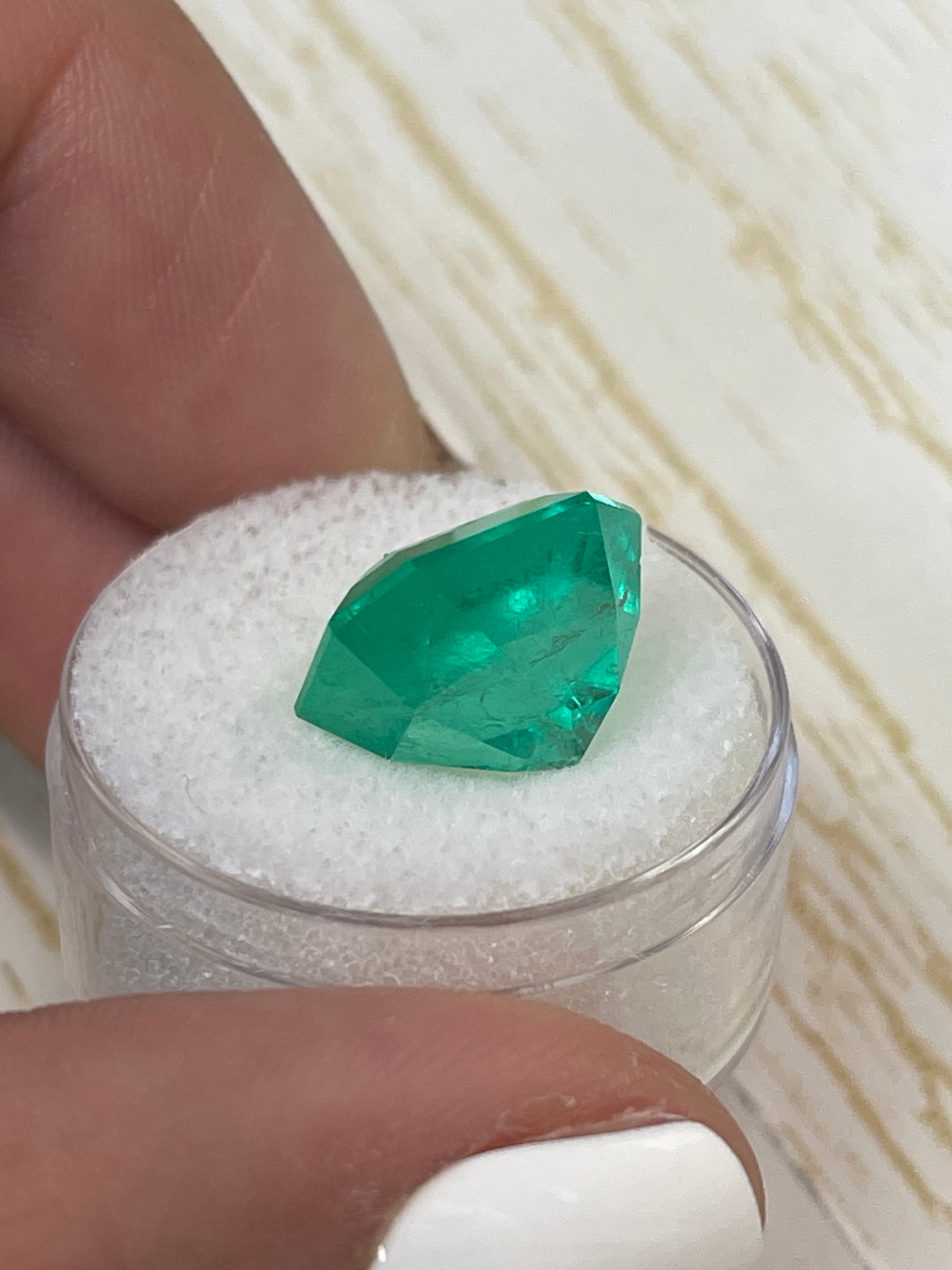 10.09 Carat GIA Certified Vivid Muzo Colombian Emerald - Loose Asscher Cut Gemstone 14x13mm for Jewelry Making & Engagement Rings