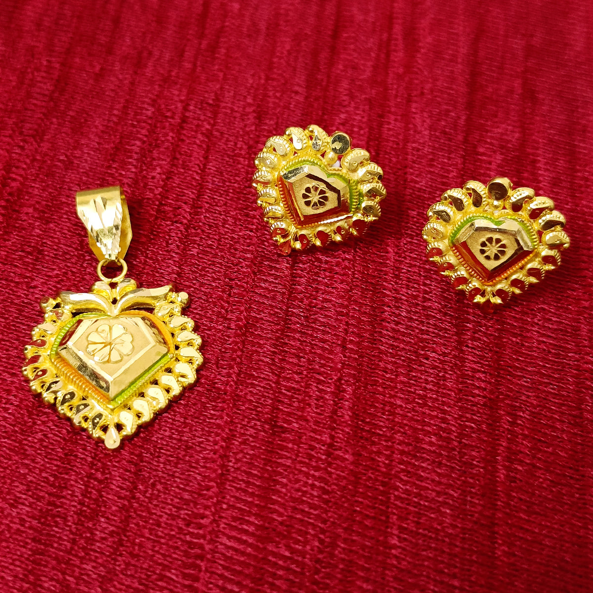 22KT Gold Unisex Loving Heart Pendant with Matching Earrings Set - Romantic Gift for Couples, Anniversary, Valentine's Day | D30 Jewelry Collection