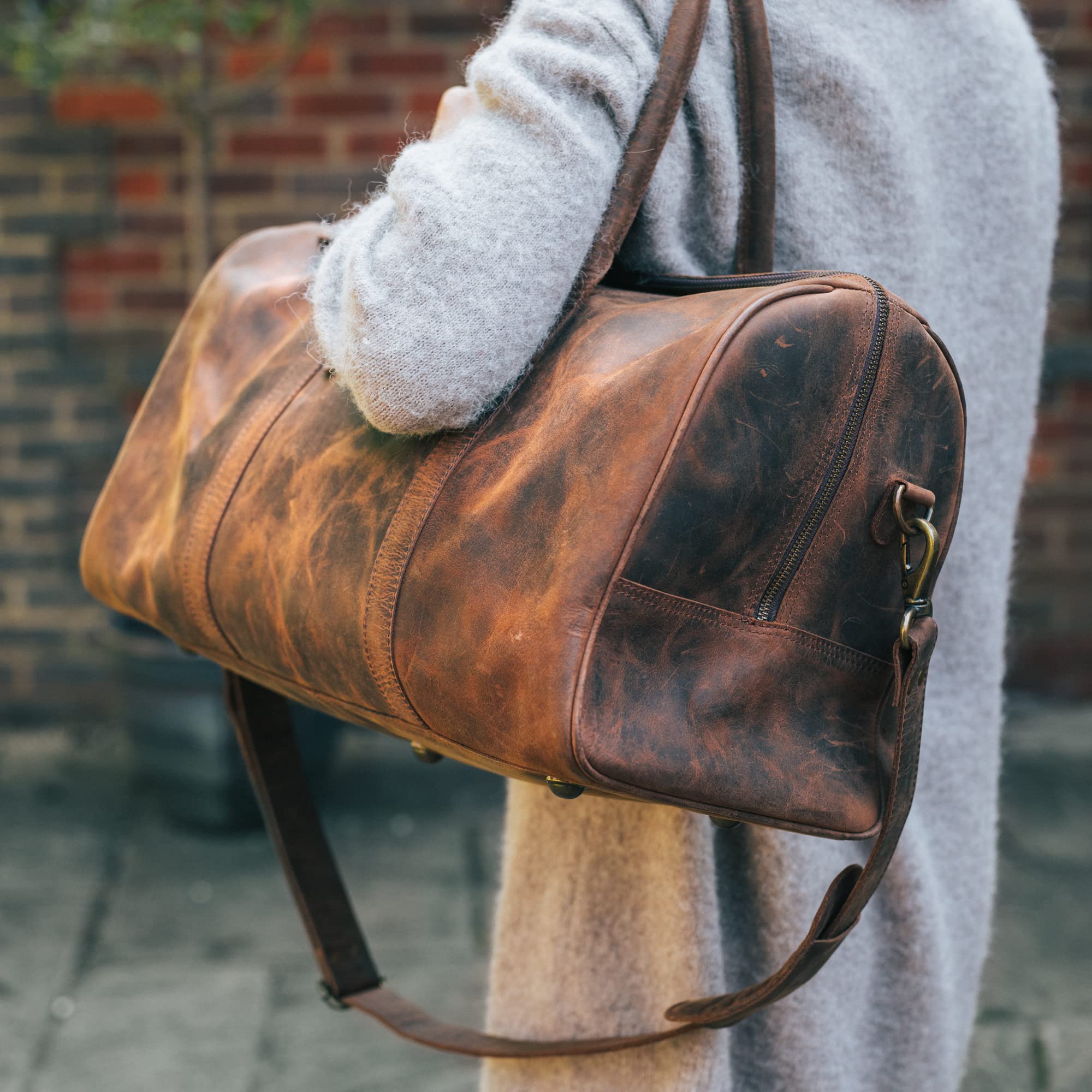 Premium Buffalo Leather Duffle Bag for Men & Women - Vintage Rustic Weekender Travel Bag - Perfect for Gym, Business Trips & Weekend Getaways