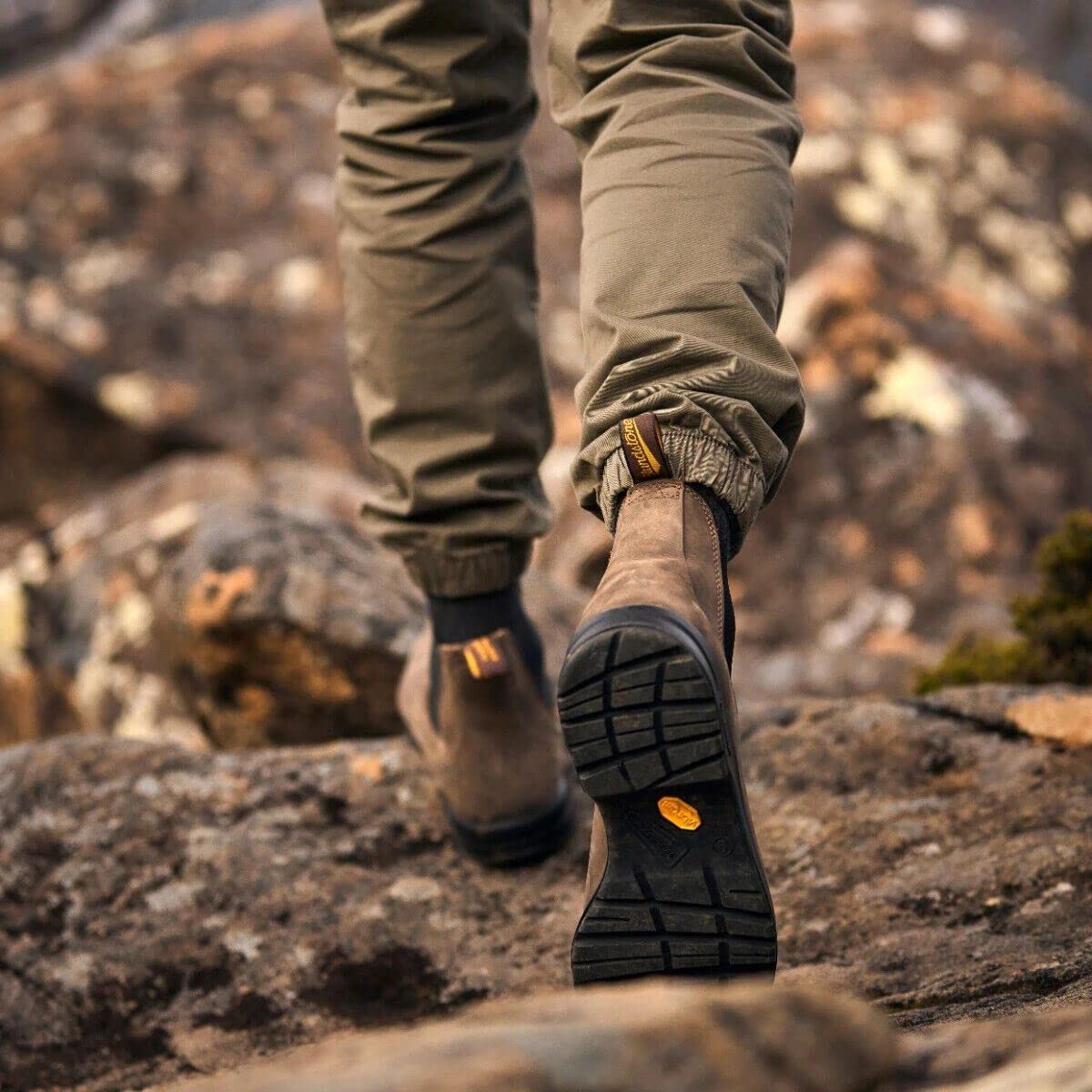 Blundstone 2056 Rustic Brown Leather Chelsea Boots - Waterproof & Comfortable Hiking Boots for Men & Women - Perfect for Outdoor Walking, Hiking & Casual Wear