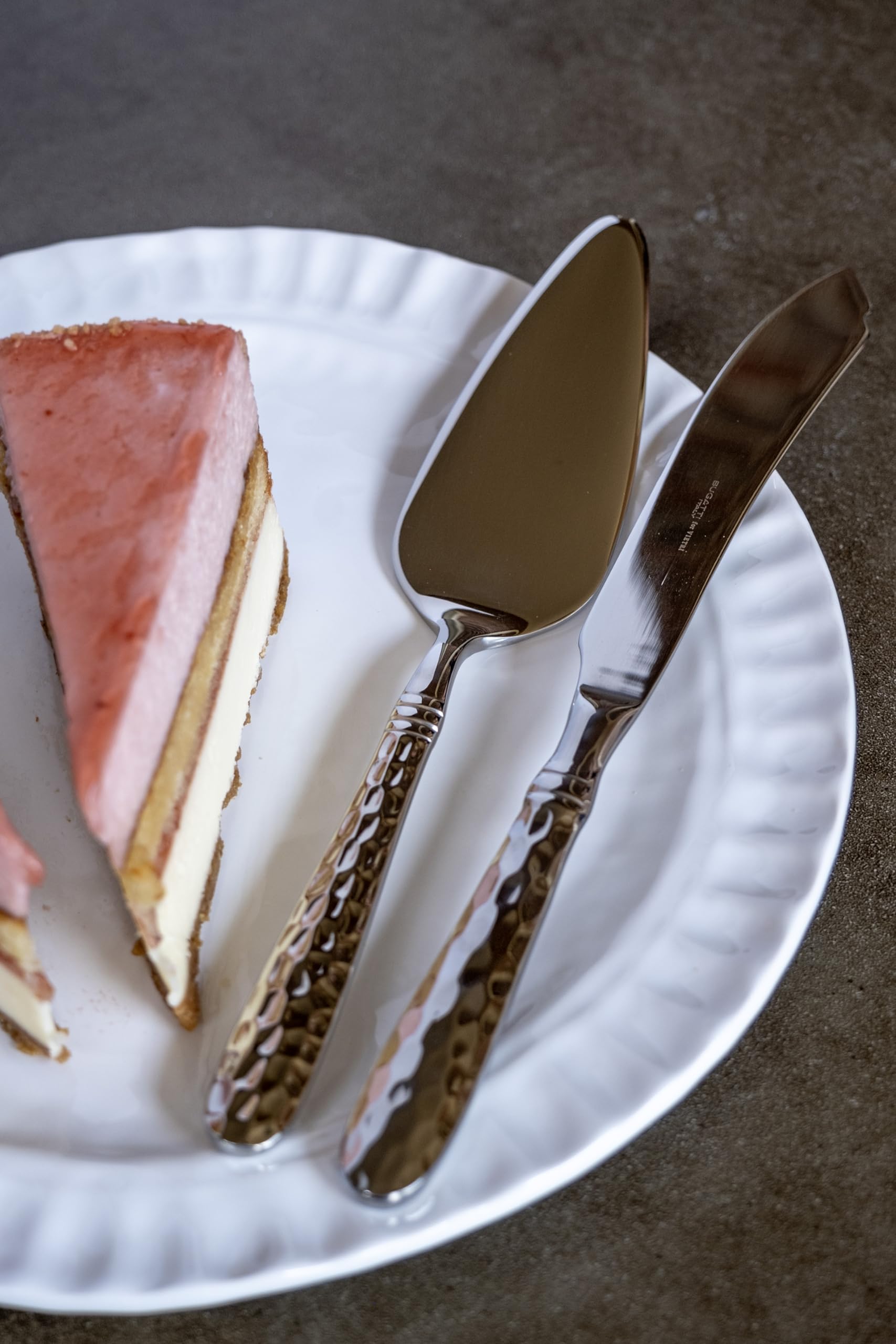 Vietri Martellato Pastry Server - 10 Inch Handmade Stainless Steel Cake & Pie Spatula - Durable Silver Serving Utensil for Desserts, Weddings & Dinner Parties