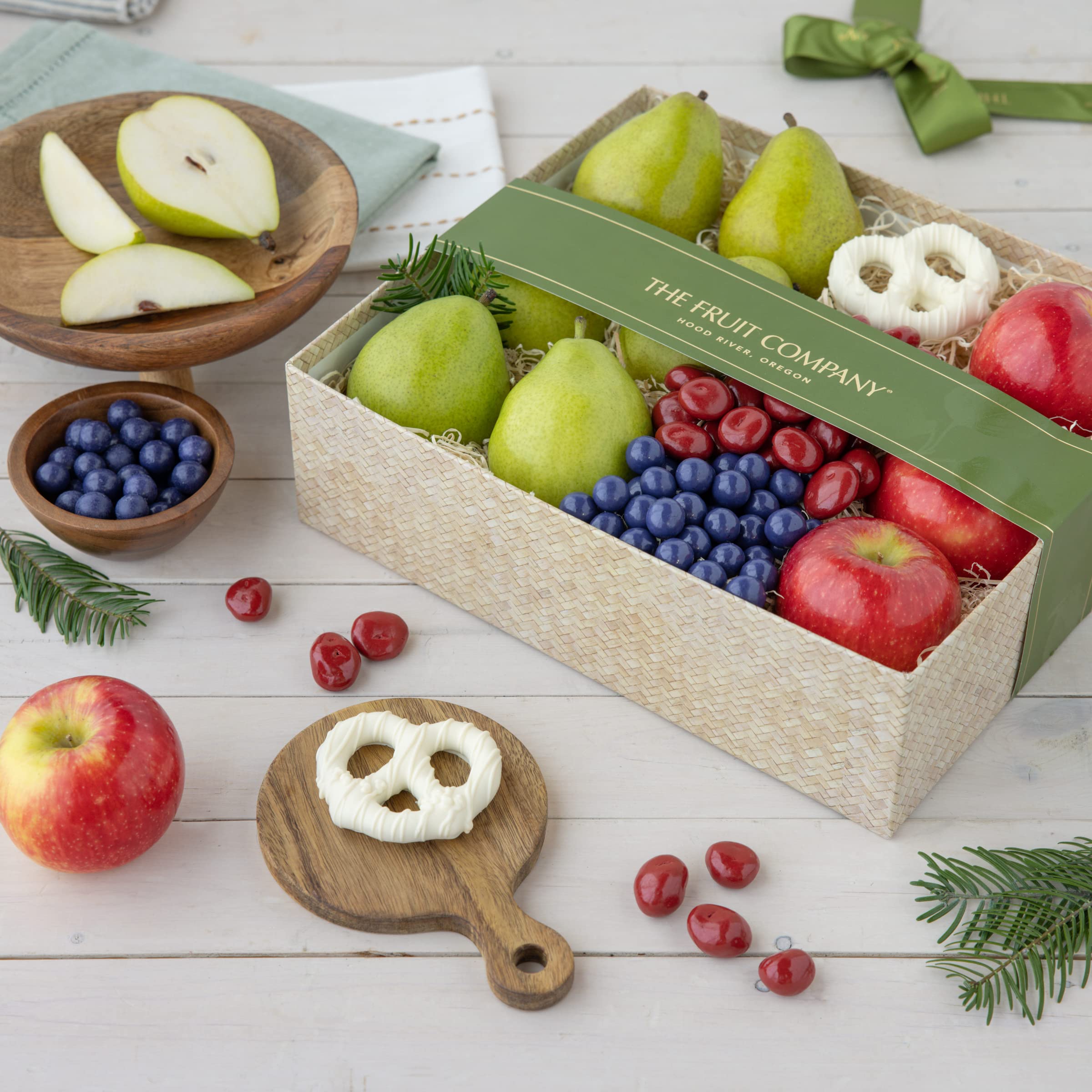 Premium Oregon Fruit & Chocolate Gift Box - Fresh Fruits & Gourmet Chocolates for Birthdays, Anniversaries | Luxury Corporate Gifts & Holiday Present Ideas