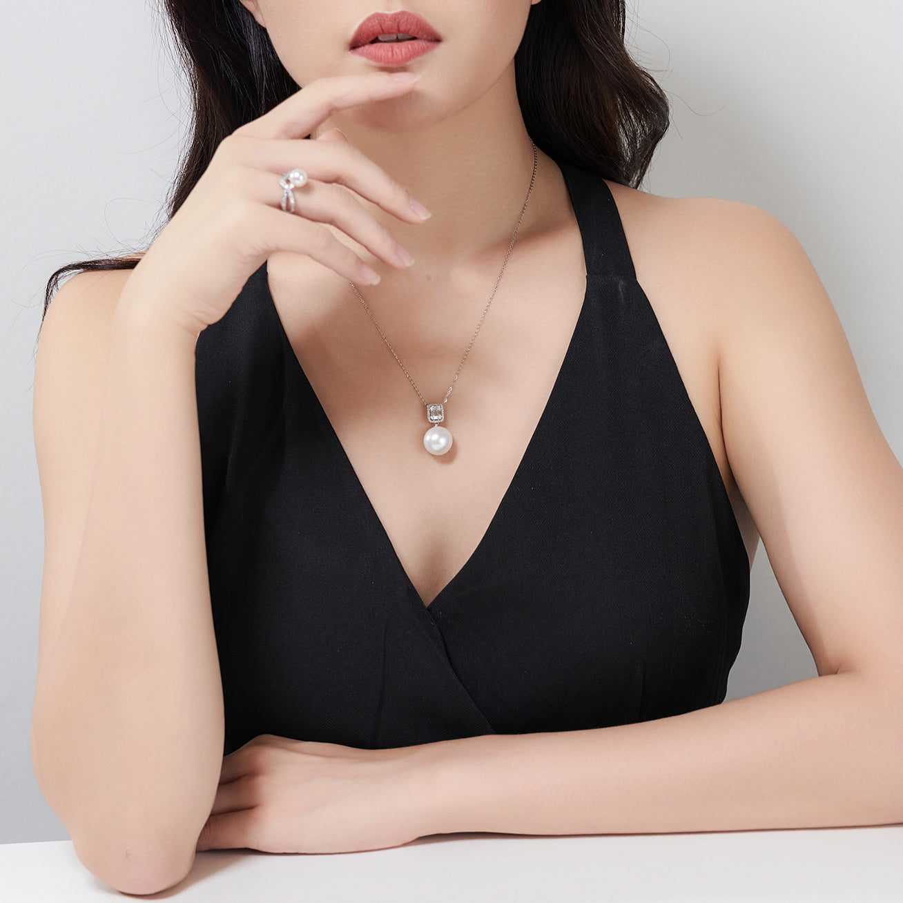 18K Gold Australian White South Sea Pearl Necklace KN00077 – Luxury Women's Jewelry for Weddings, Parties & Special Occasions